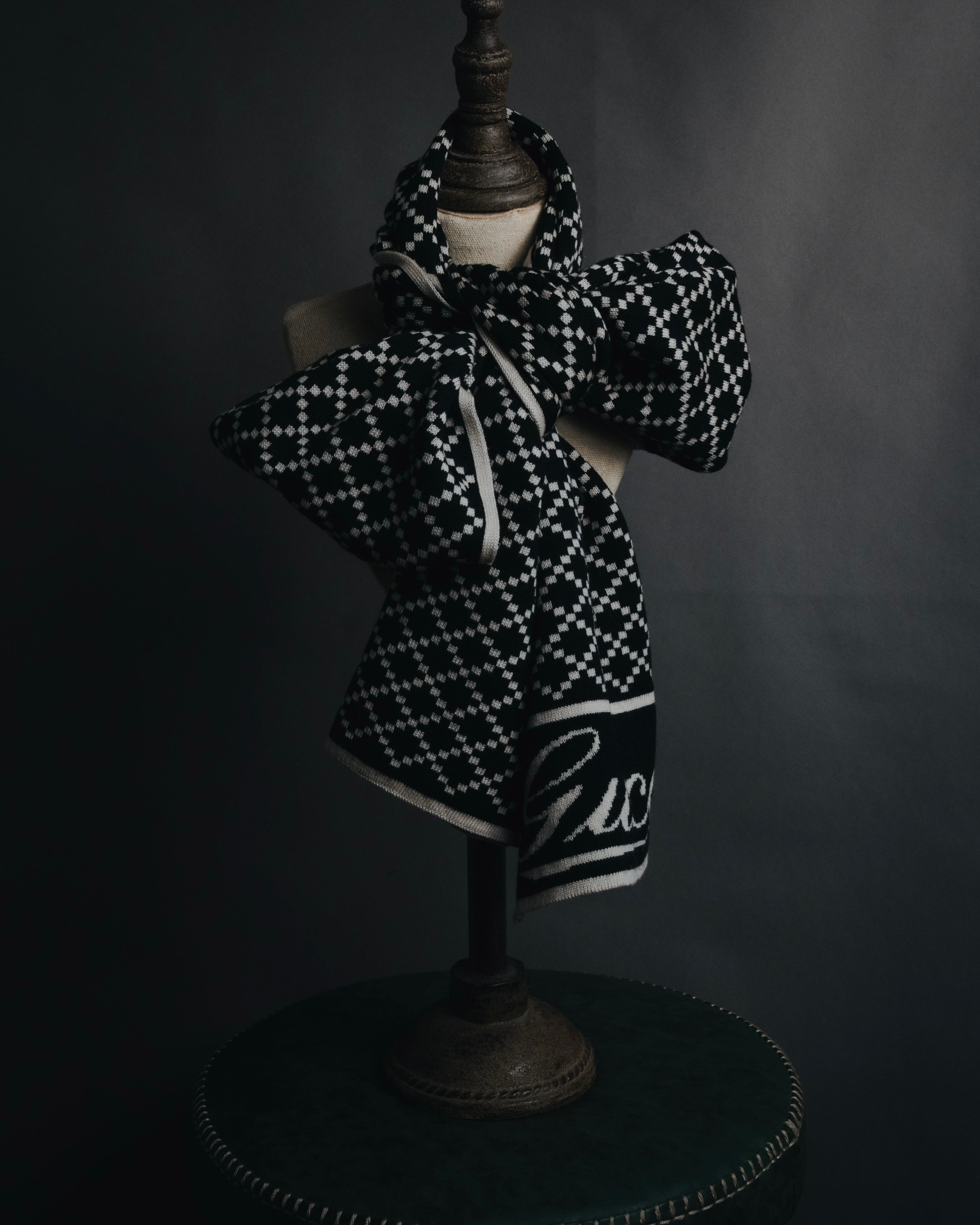 "GUCCI" 2016-2020 Script logo diamond-knit stole