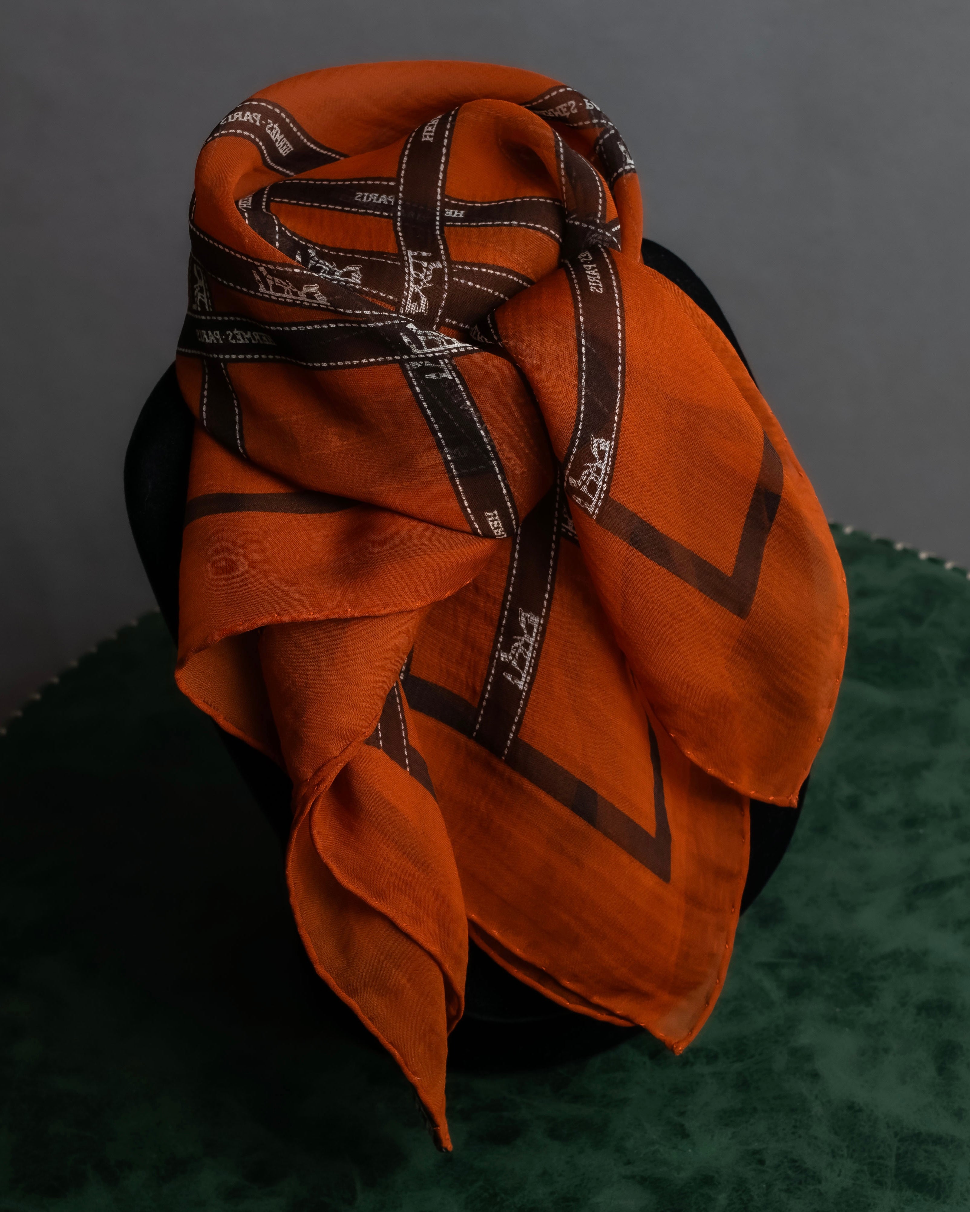 "HERMES" Logo engraved ribbon design scarf