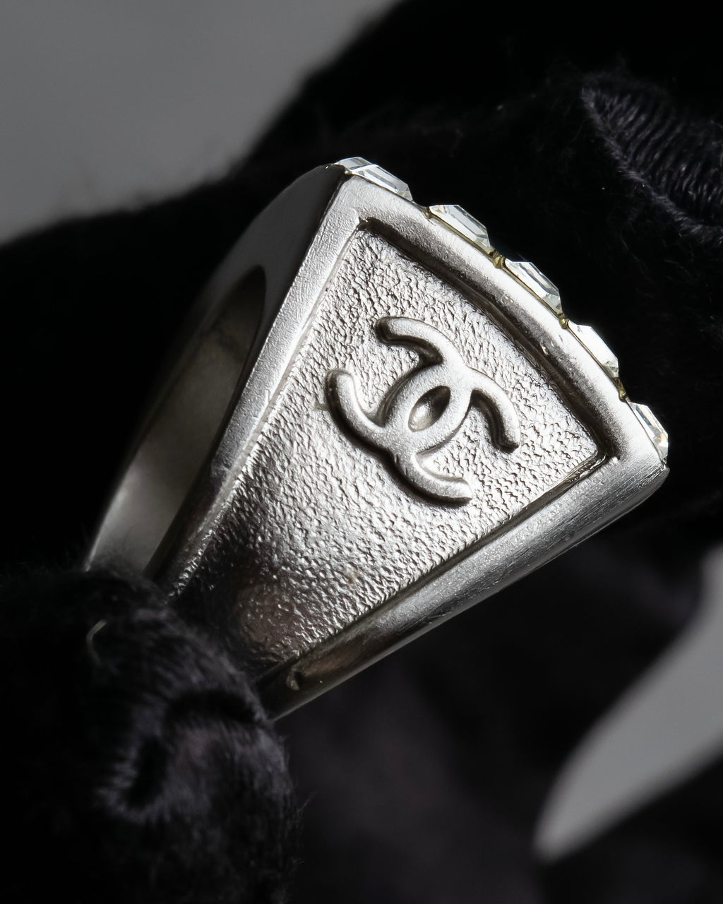 "CHANEL" 00AW Karl Lagerfeld period clear stone design logo engraved ring