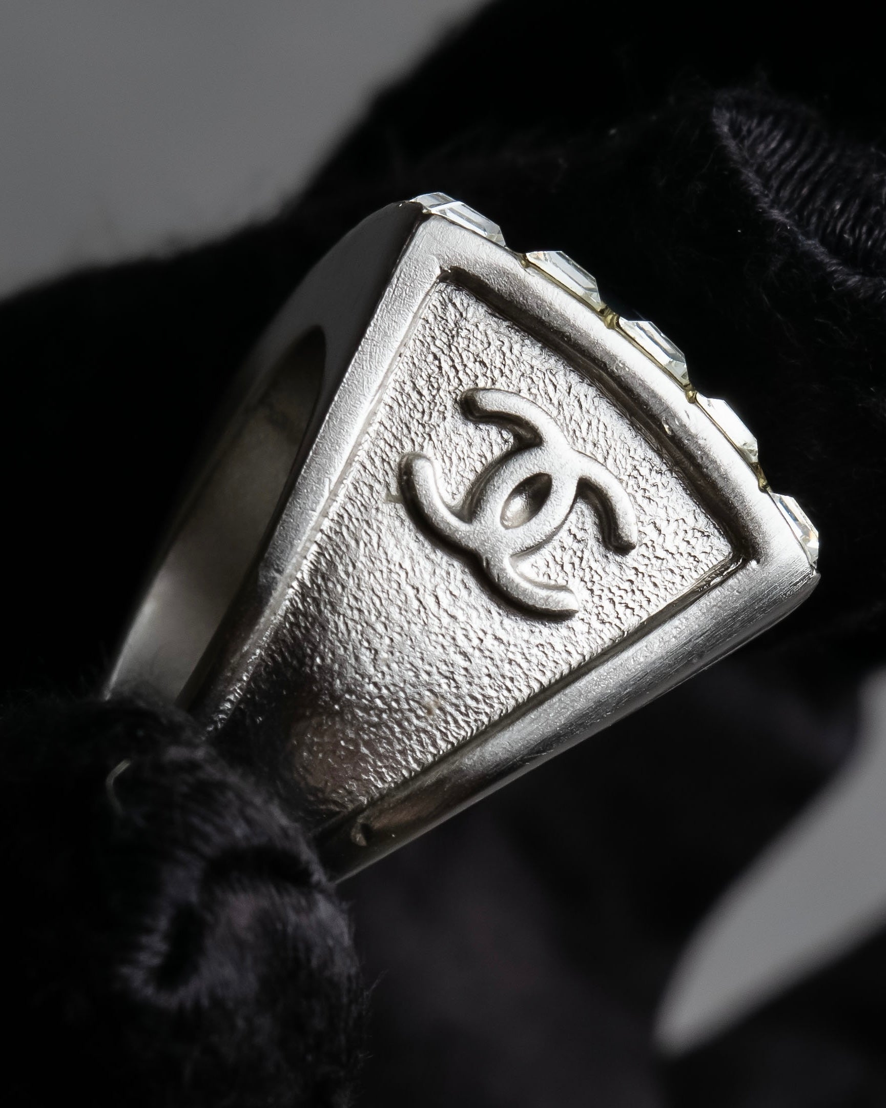 "CHANEL" 00AW Karl Lagerfeld period clear stone design logo engraved ring