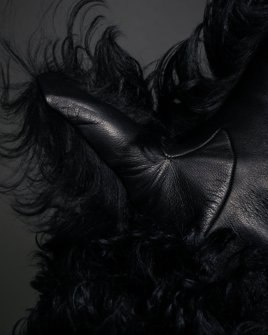 "BOTTEGA VENETA" Long-haired fur design leather gloves