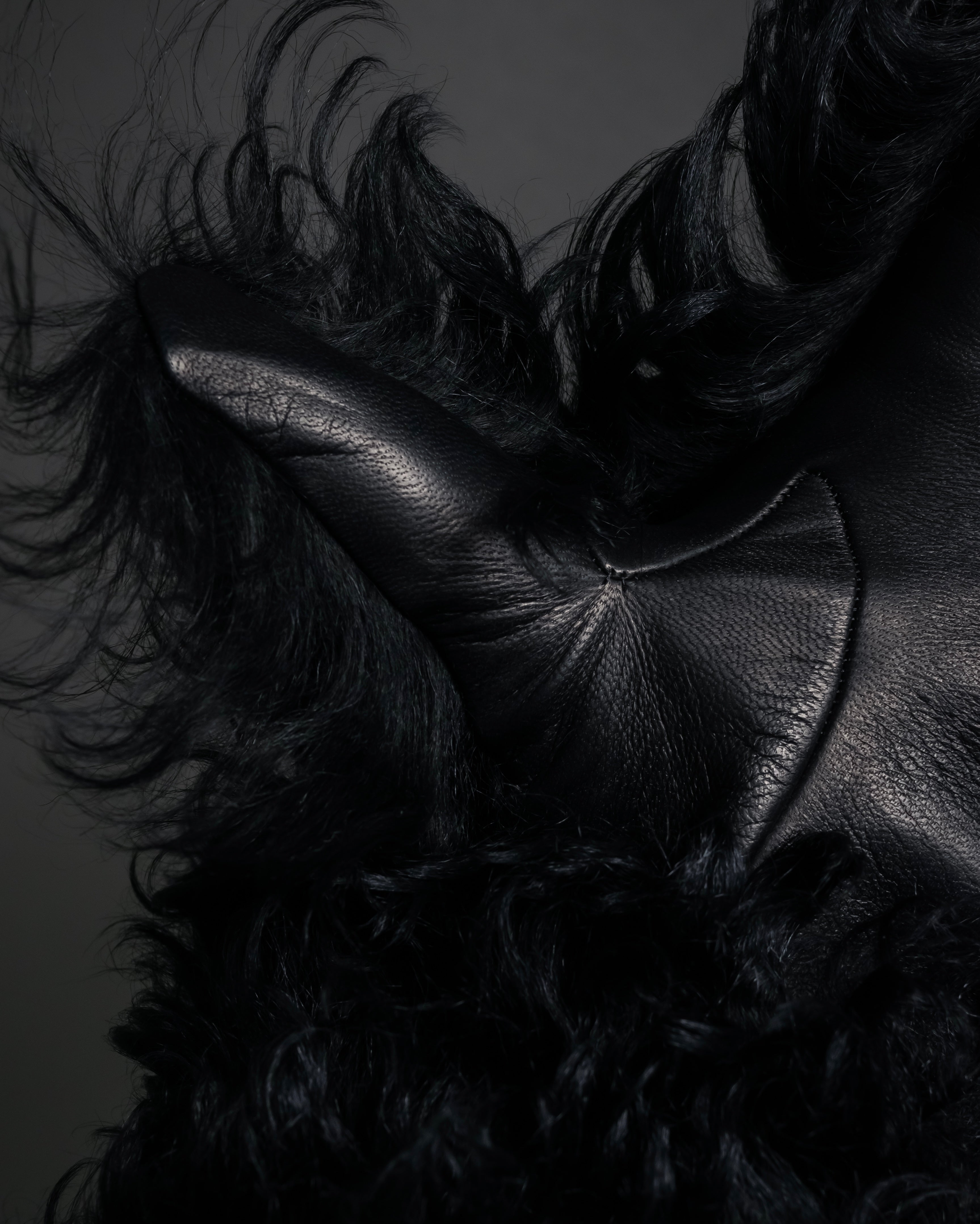 "BOTTEGA VENETA" Long-haired fur design leather gloves