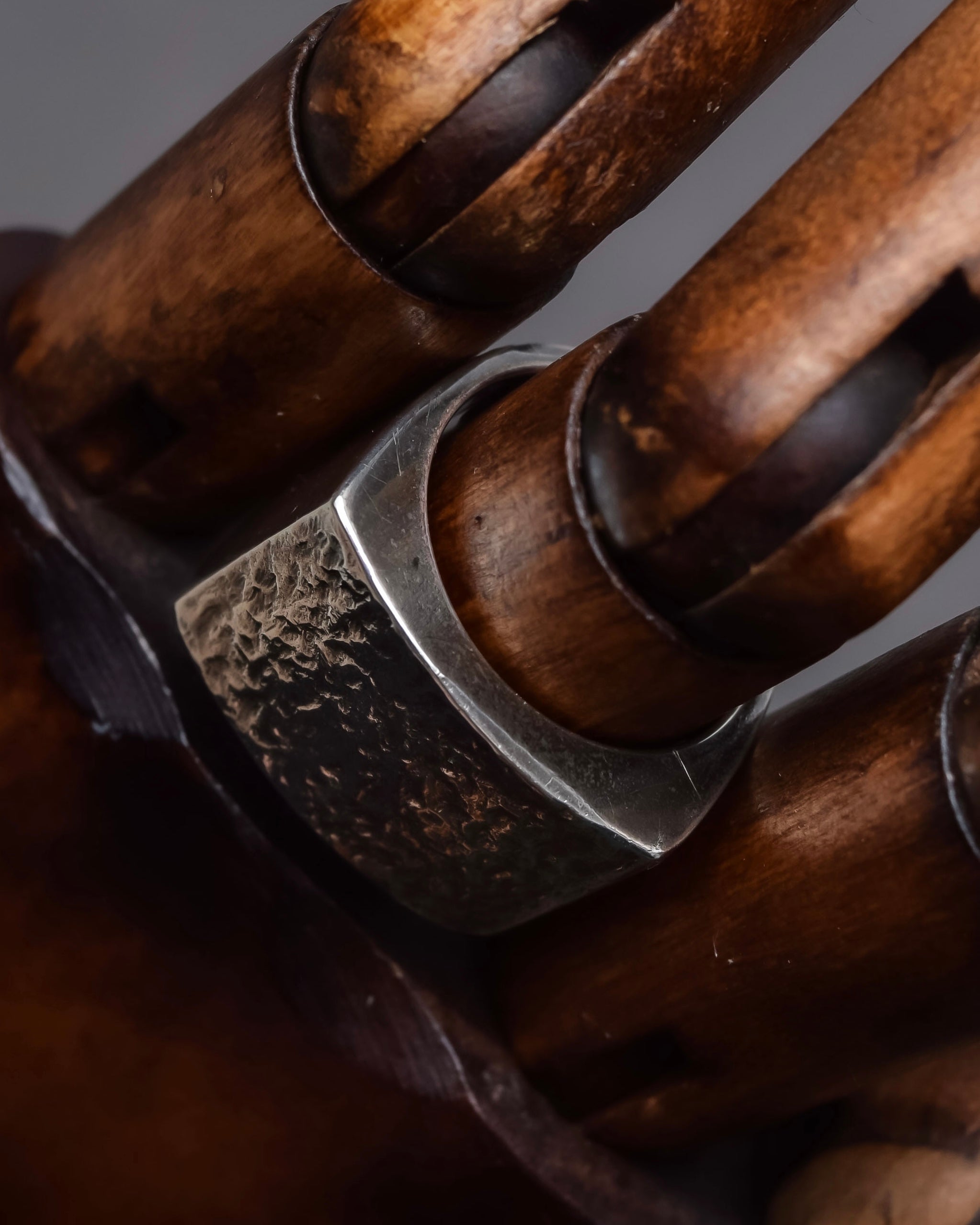 "GUCCI" Hammered texture square dome silver ring