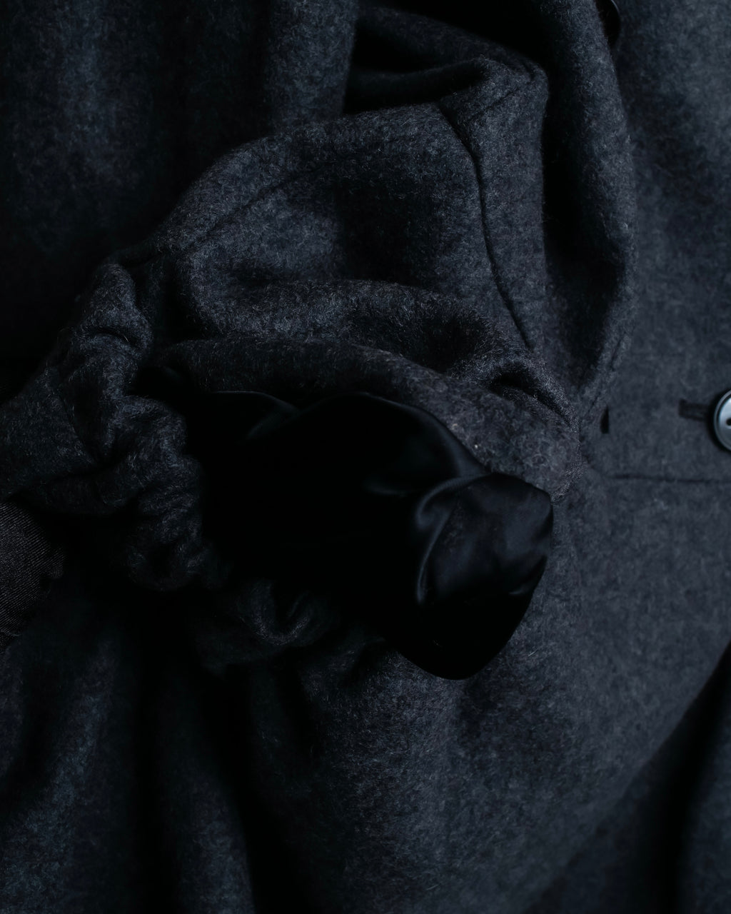 "Chloe" Gathered waist round collar coat