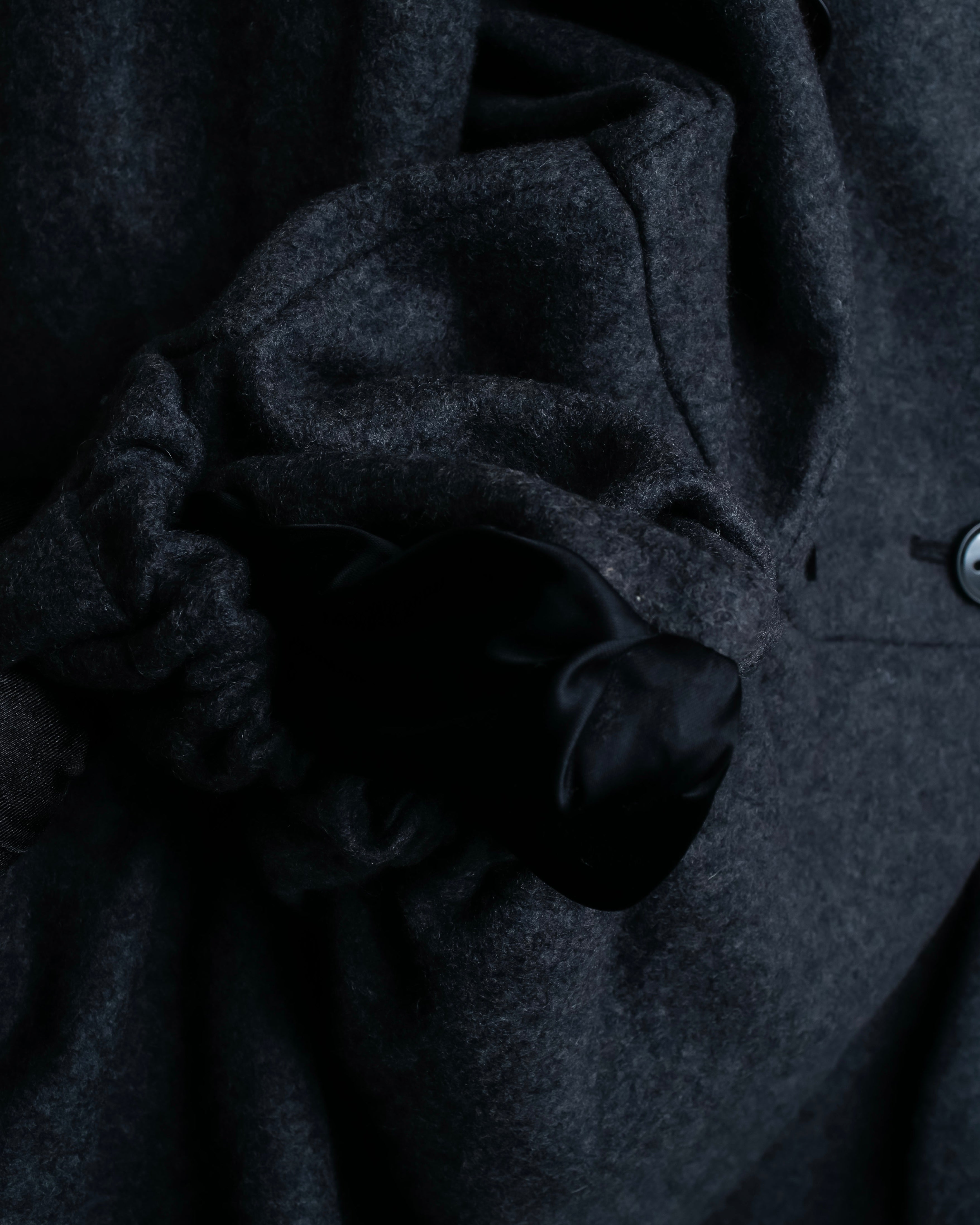 "Chloe" Gathered waist round collar coat