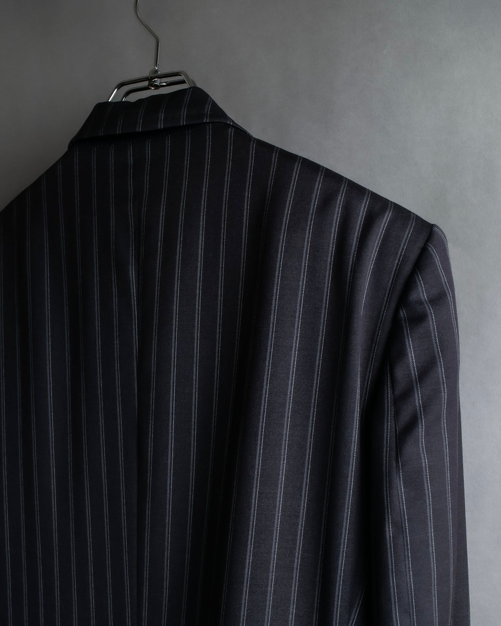 "Dolce & Gabbana" Pinstripe vertical lines emphasized tailored jacket