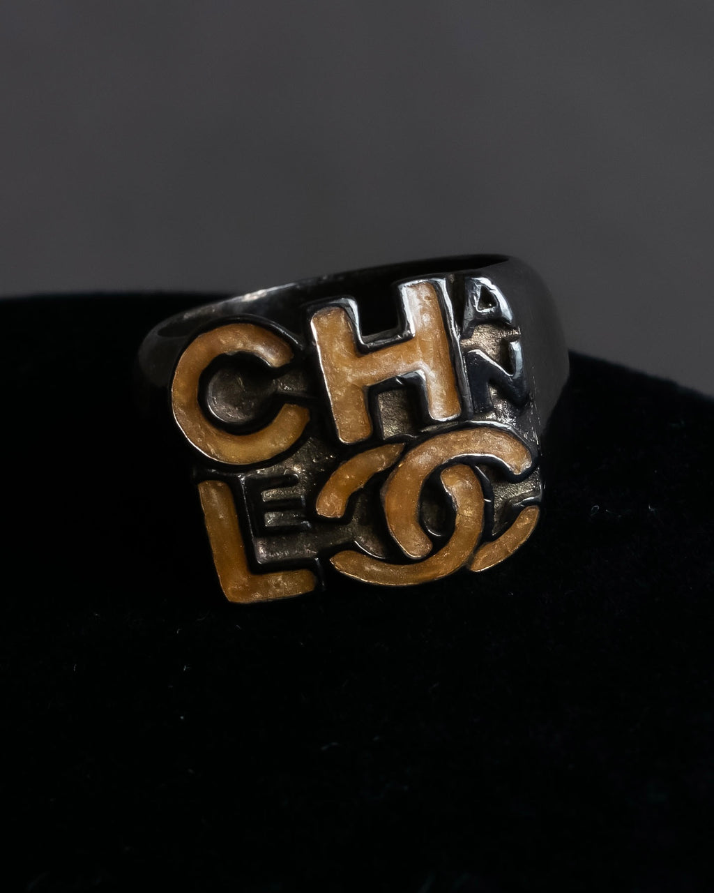 "CHANEL" Typography logo design round ring
