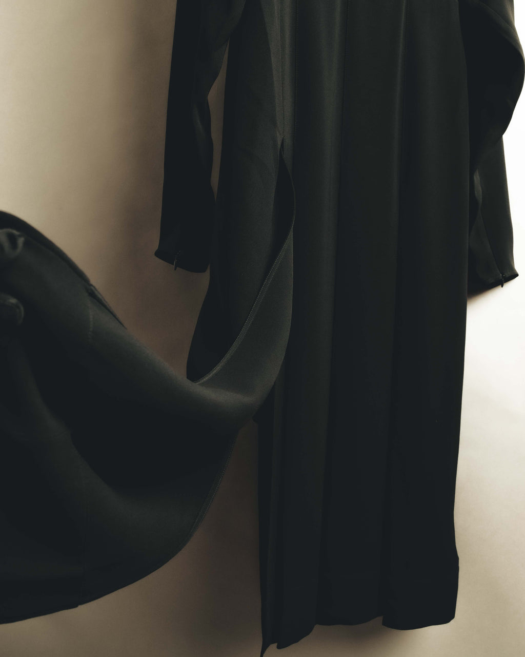 "BURBERRY" 2010's-20's Pleated silk midi dress