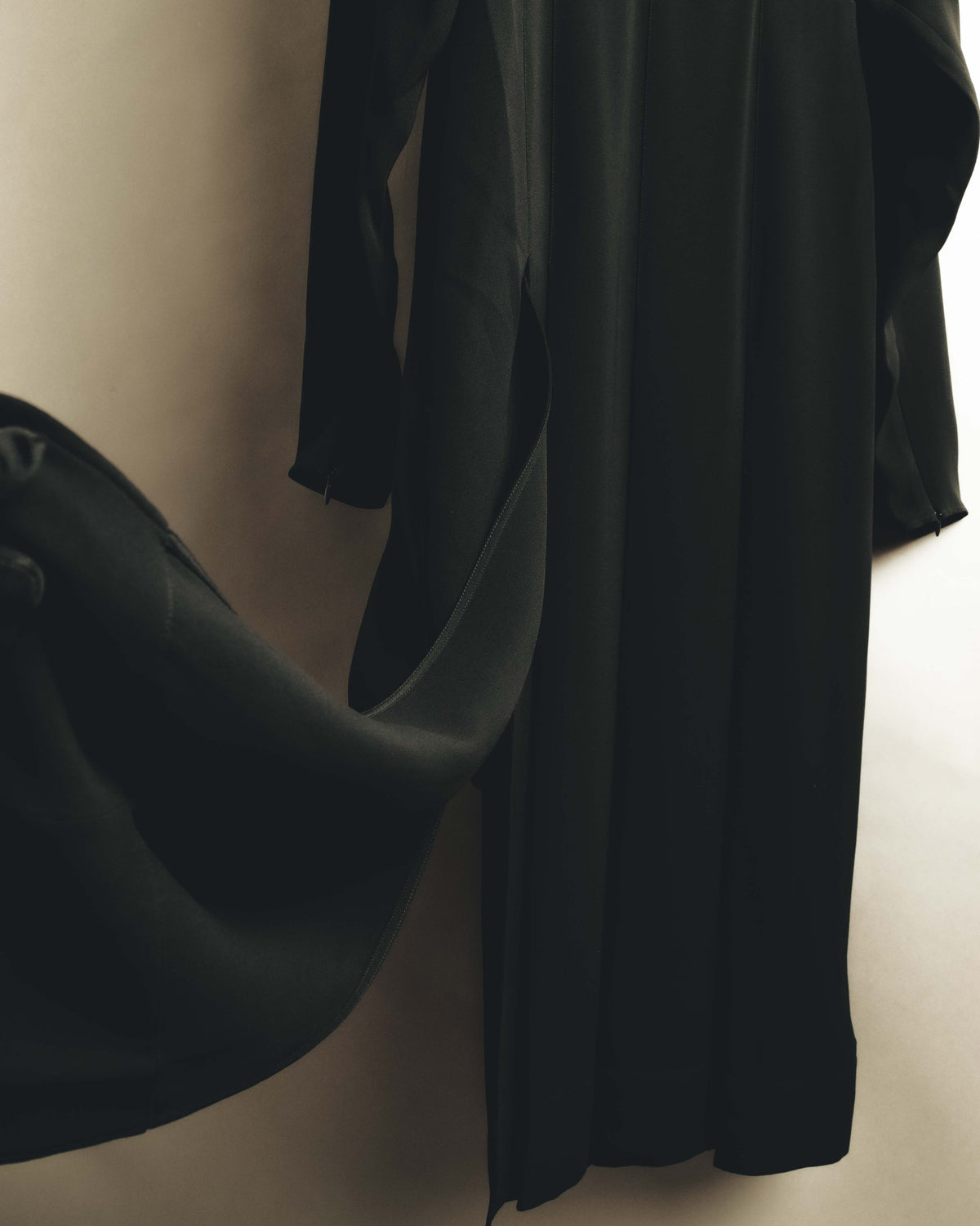 "BURBERRY" 2010's-20's Pleated silk midi dress
