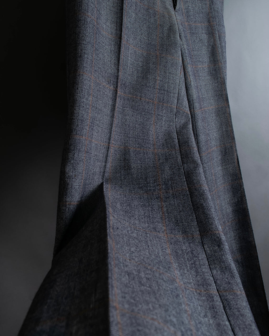 Pantalones vintage con detalle de botones, ventana de estampado a cuadros