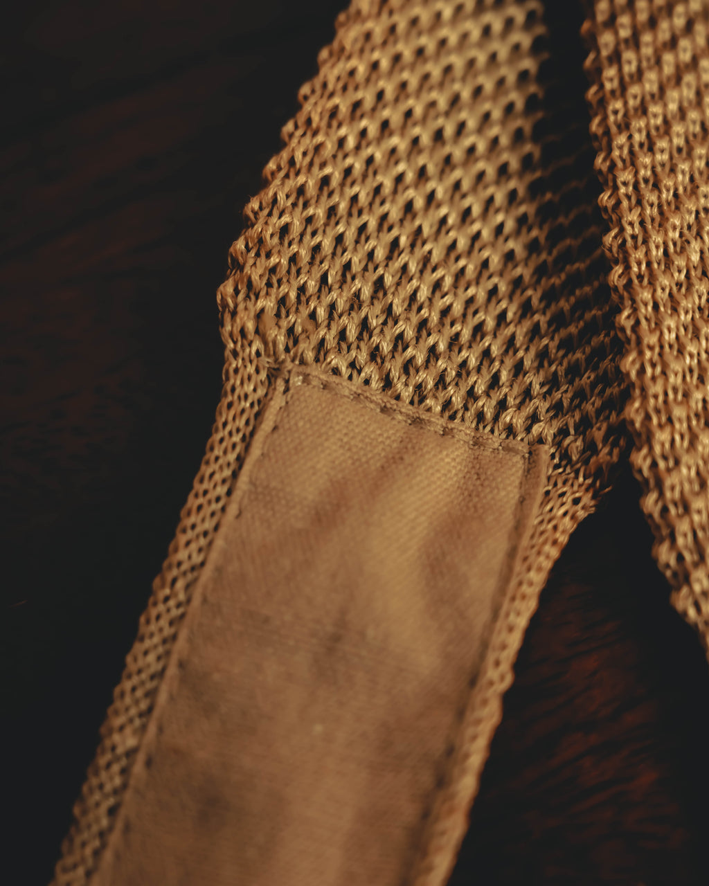 “COMME des GARÇONS HOMME”
80’s-90’s open-knit square-end necktie