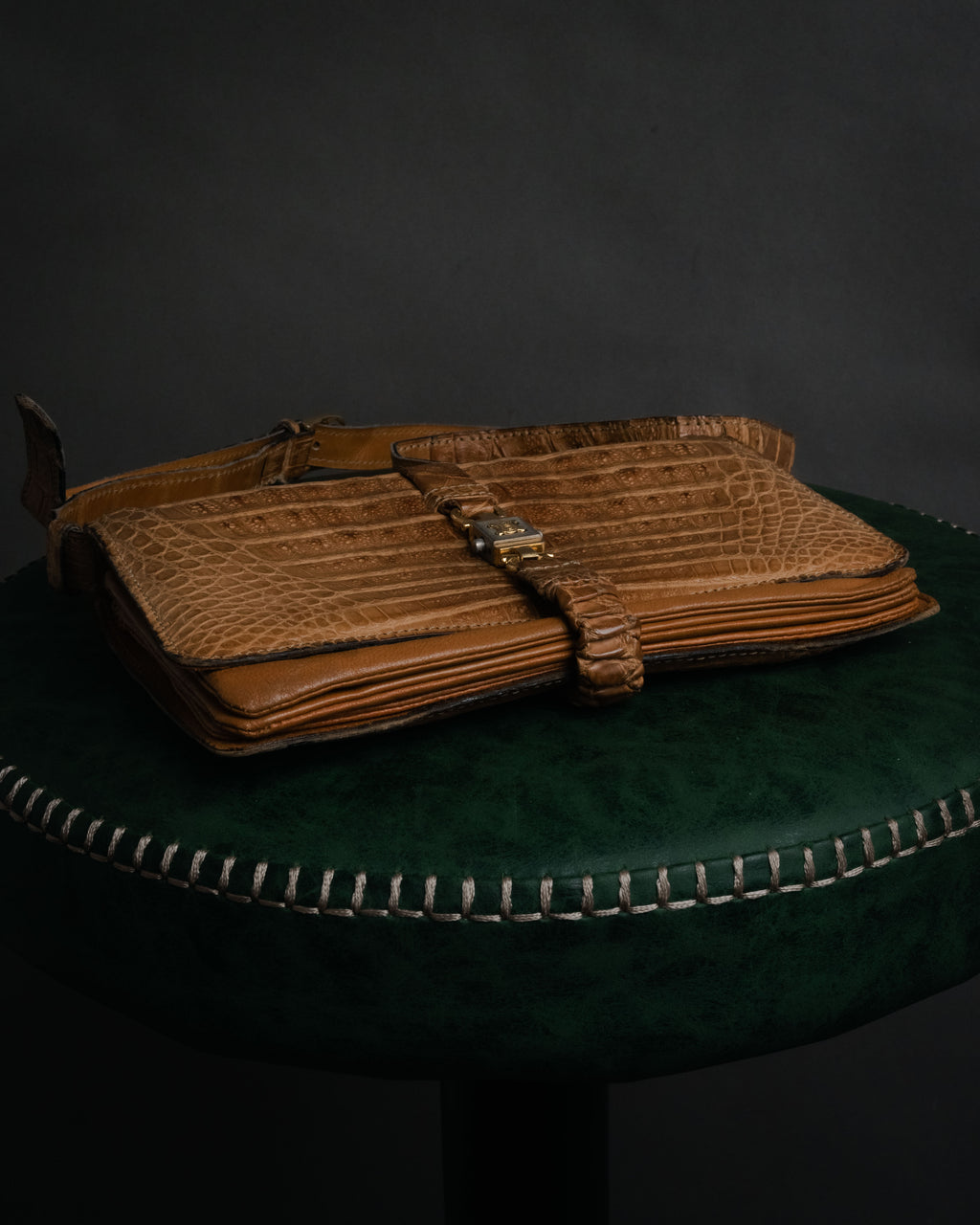 “CELINE” 80’s Hornback crocodile shoulder bag