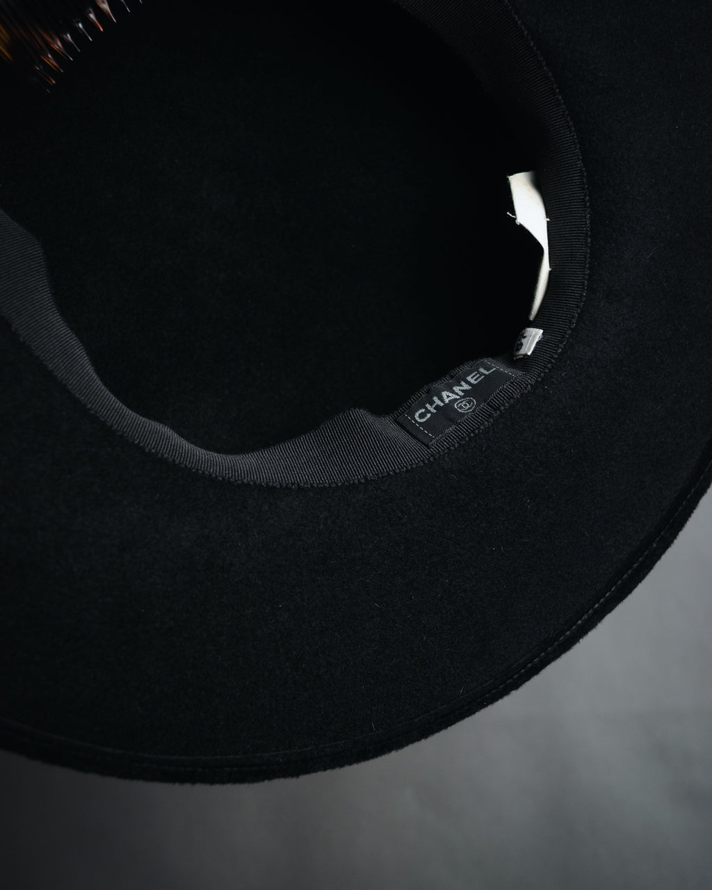 –SPECIAL– "CHANEL" 80’s fur felt velour boater hat