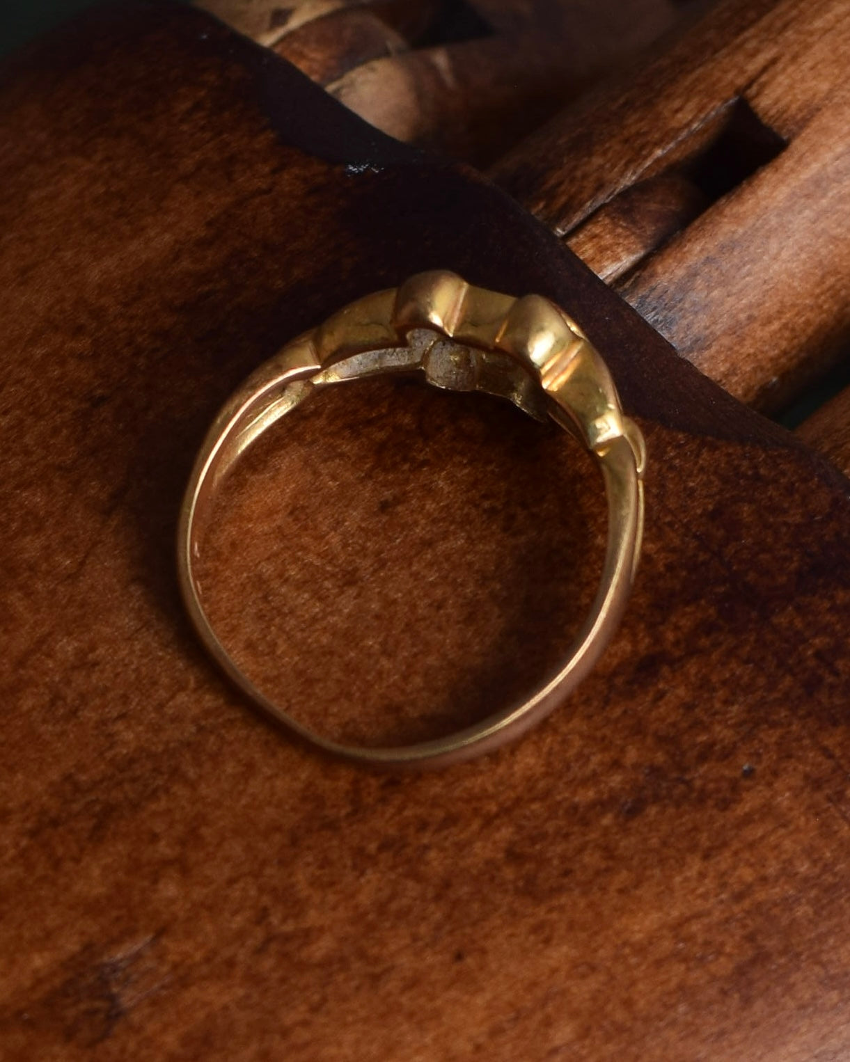 "Christian Dior" Diamond top design gold ring