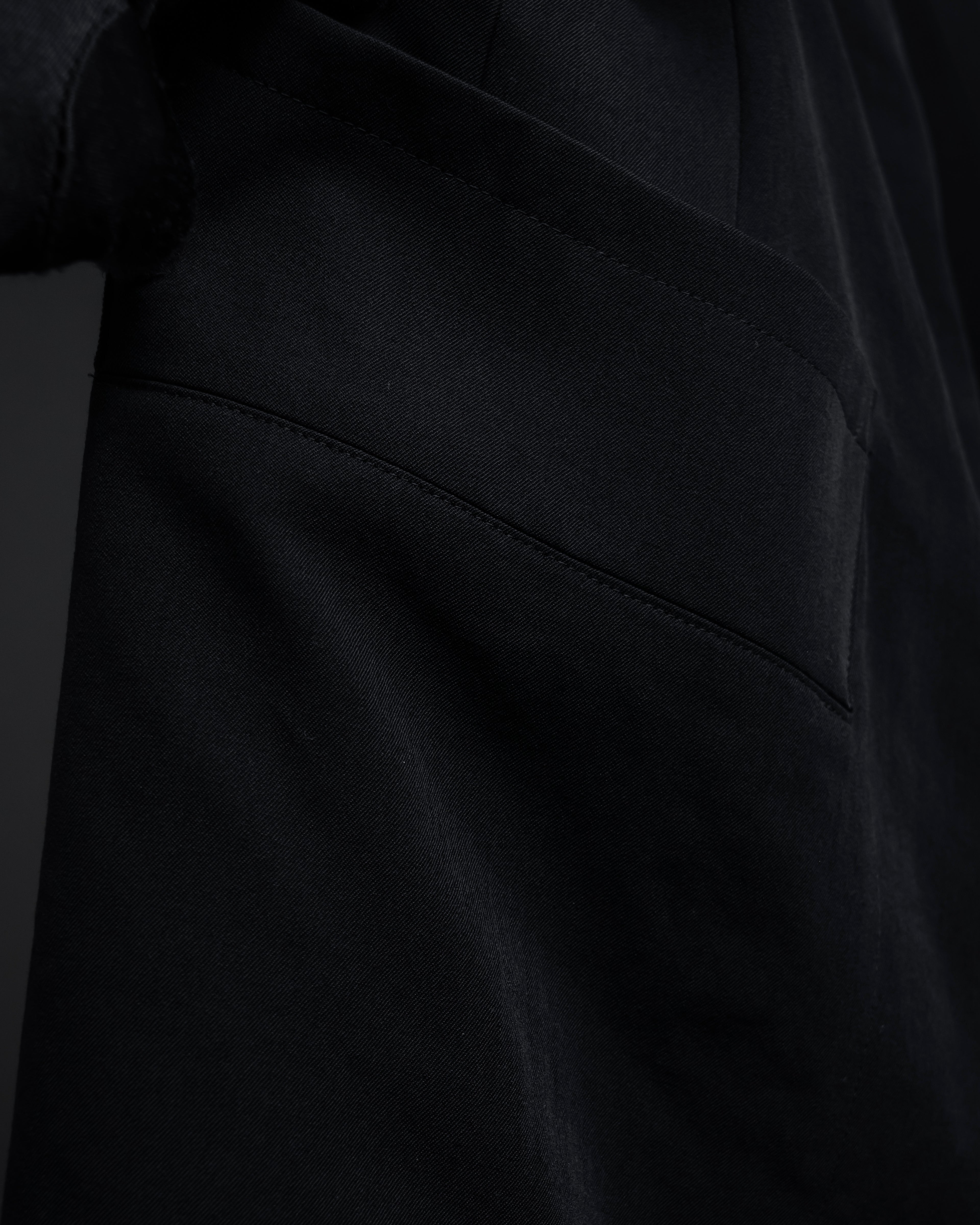 "Y's" Sharp lapel draping tailored coat