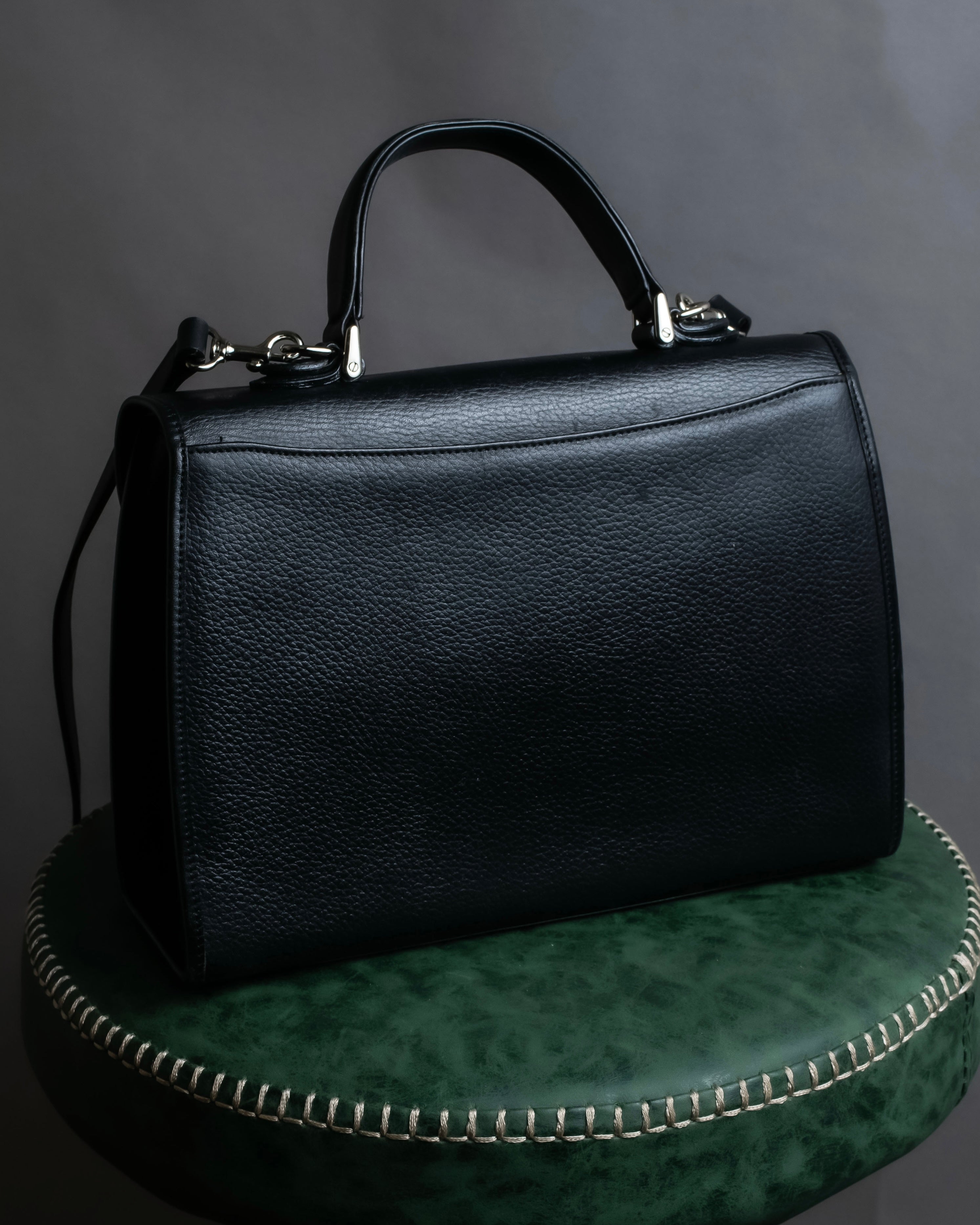 "BURBERRYS" Metal fittings design grain leather 2way bag