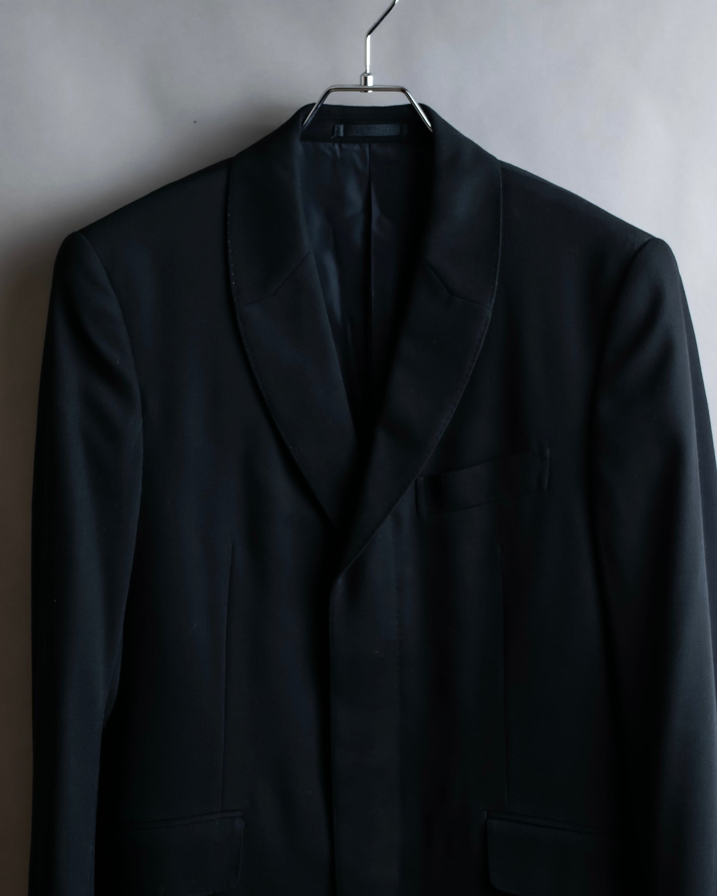 "ISSEY MIYAKE MEN" Shawl collar tailored jacket and two pleat tapered slacks set up