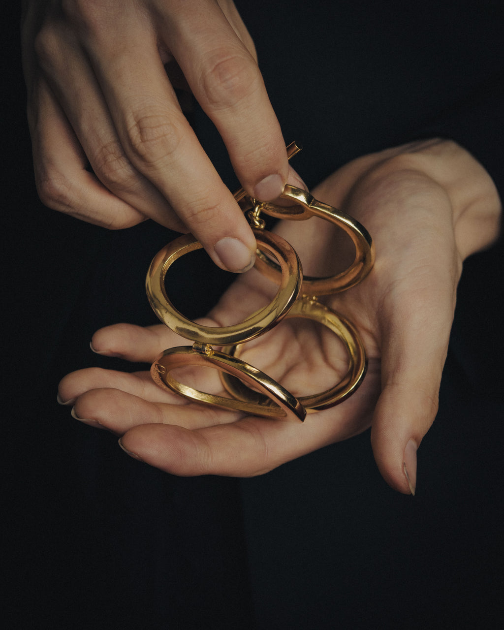 –SPECIAL– “Christian Dior” 90’s Sculptural oval link bracelet
