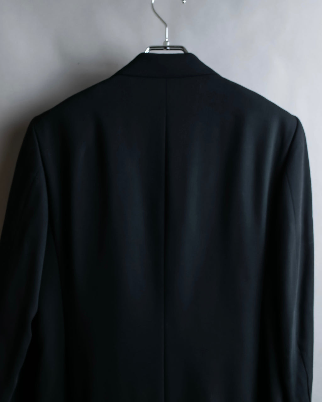 "ISSEY MIYAKE MEN" Shawl collar tailored jacket and two pleat tapered slacks set up