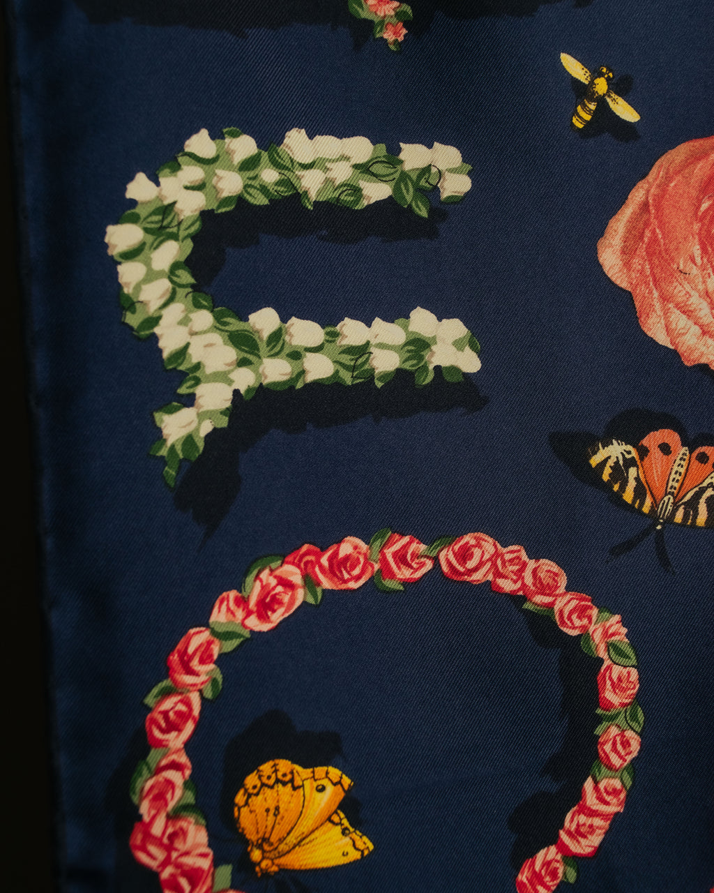 “GUCCI” 90’s-00’s Flora logo silk scarf