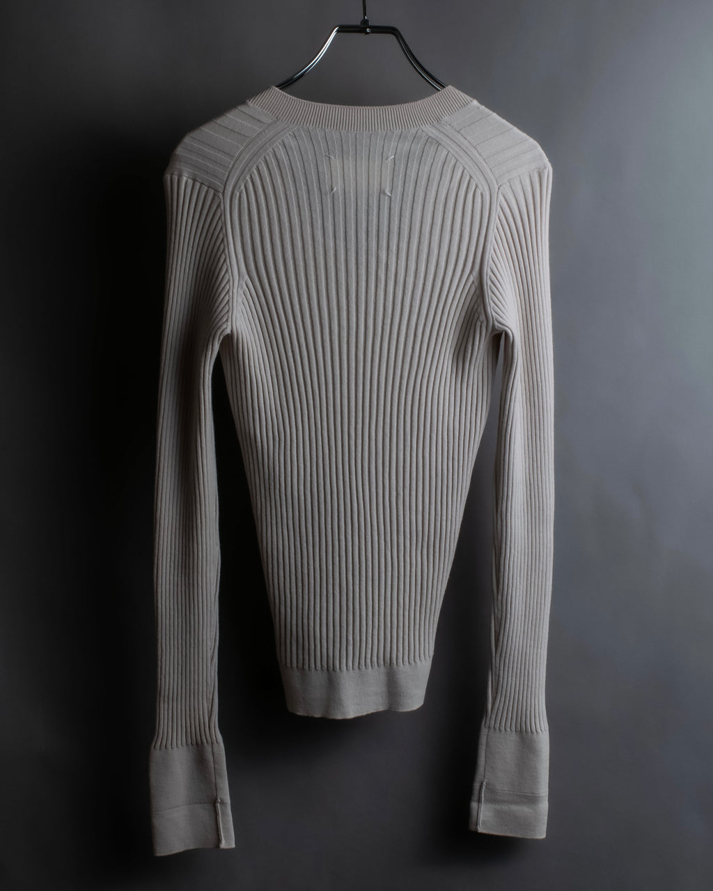 "MAISON MARGIELA" 18AW Ribbed shaped V-neck knit