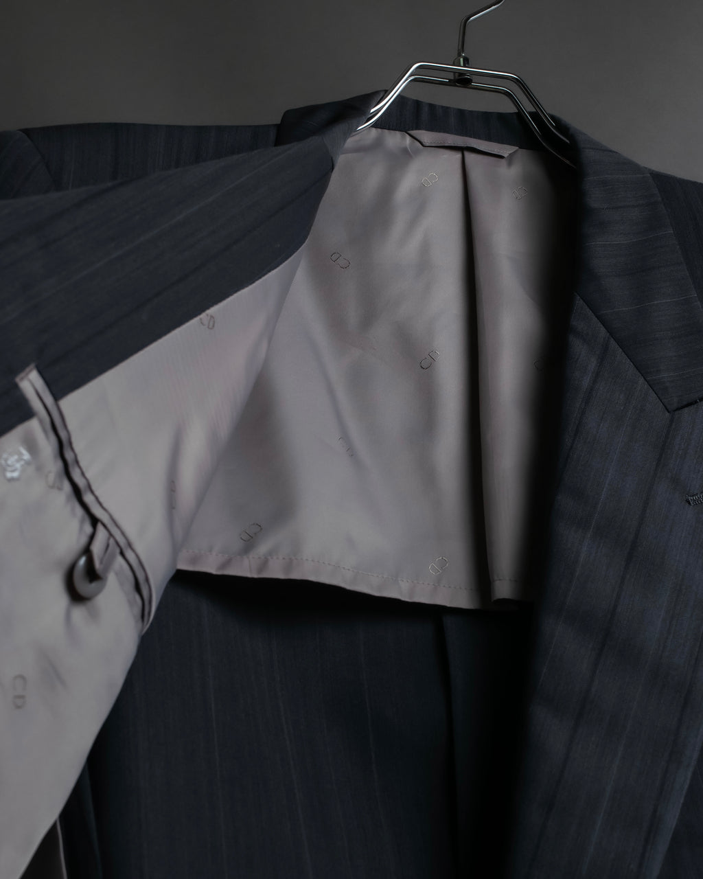 "CHRISTIAN DIOR MONSIEUR" Shadow stripe pattern classical formal detail set up