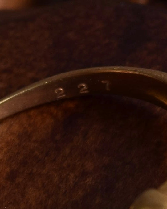 "Christian Dior" Diamond top design gold ring