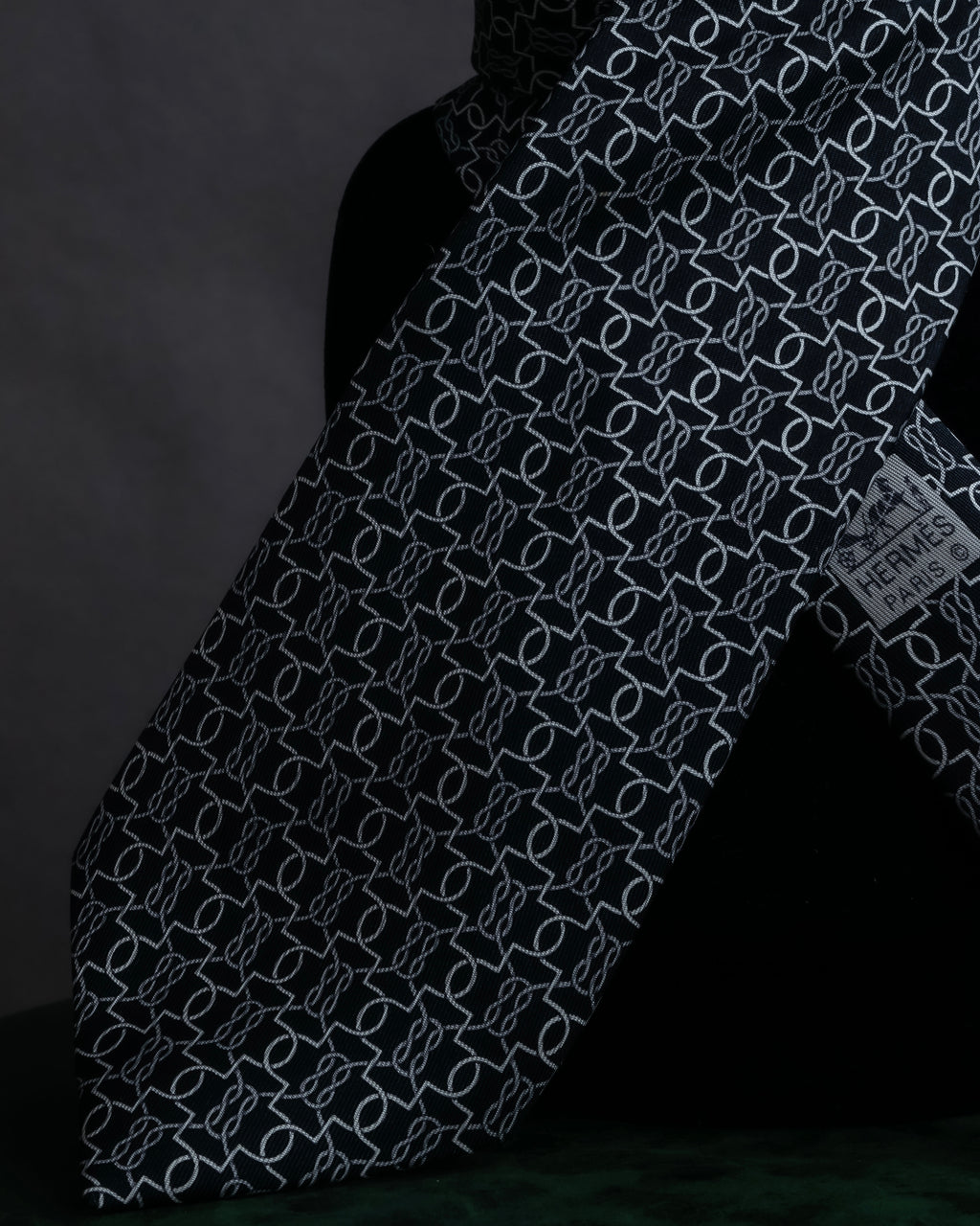 "HERMES" Chain motif silk necktie