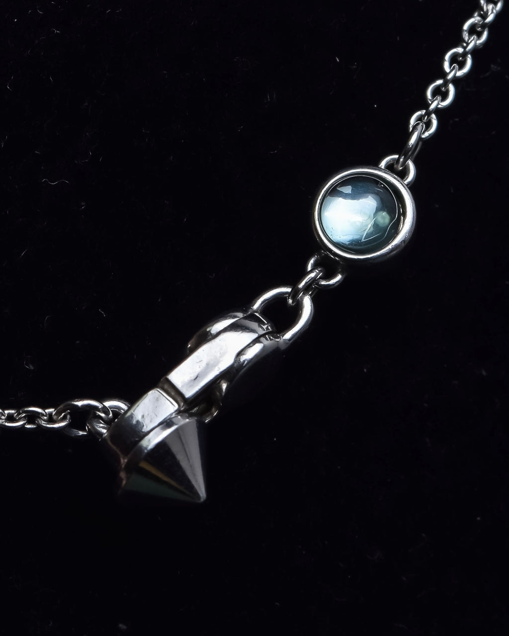 "GUCCI" Heart motif silver necklace