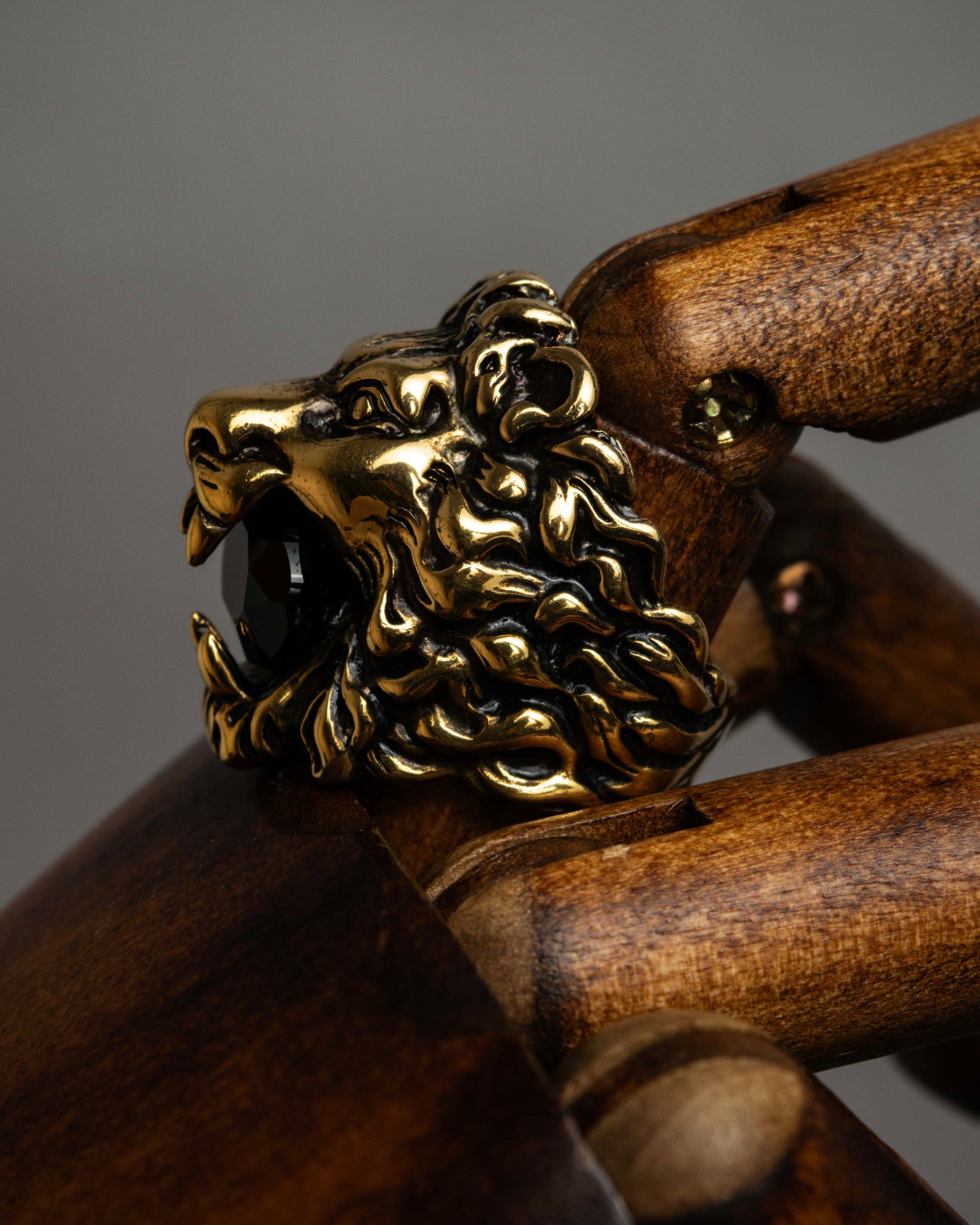 "GUCCI" Michele period lion head gold ring