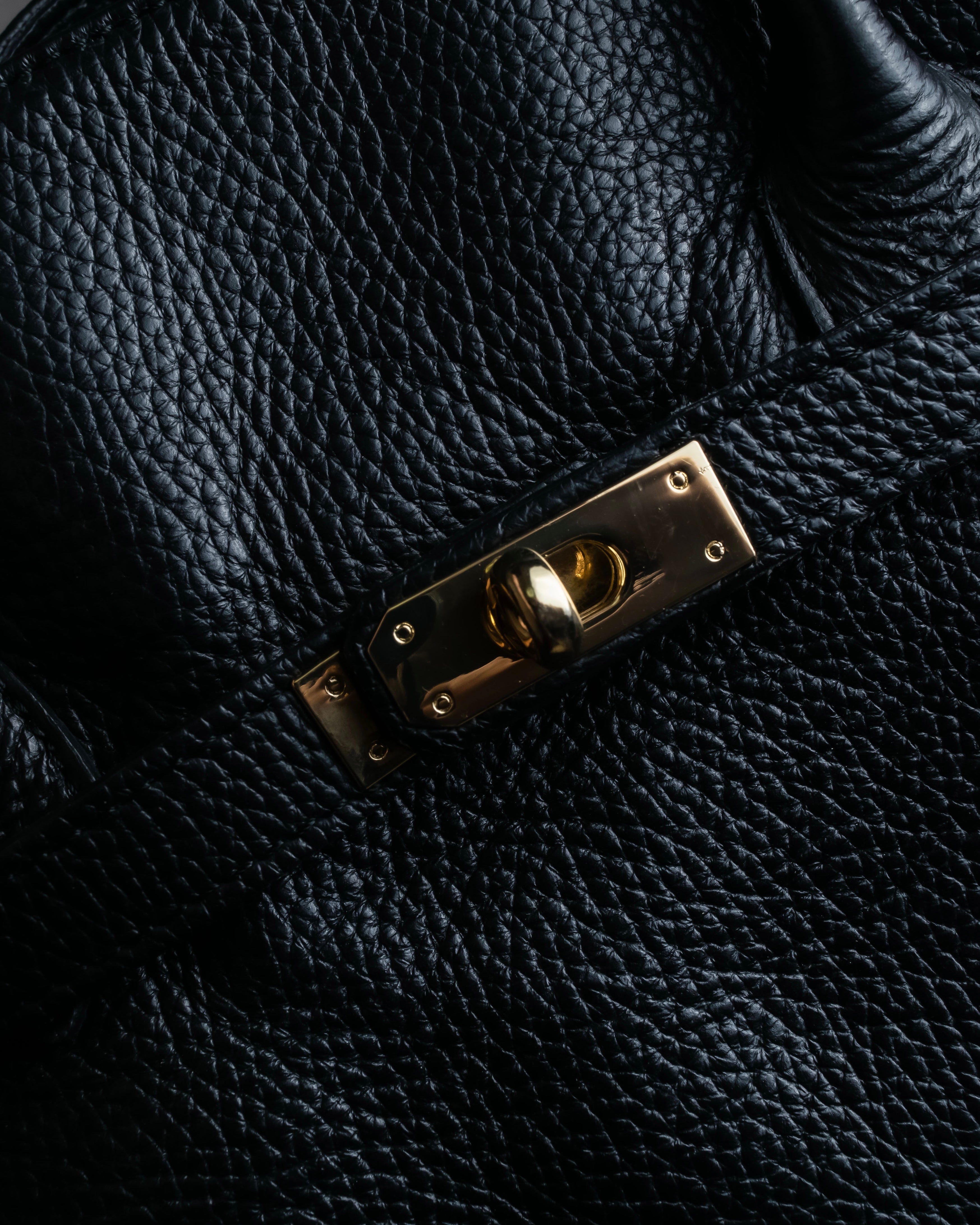 "AULENTTI" Gold closure belt design leather 2-way bag