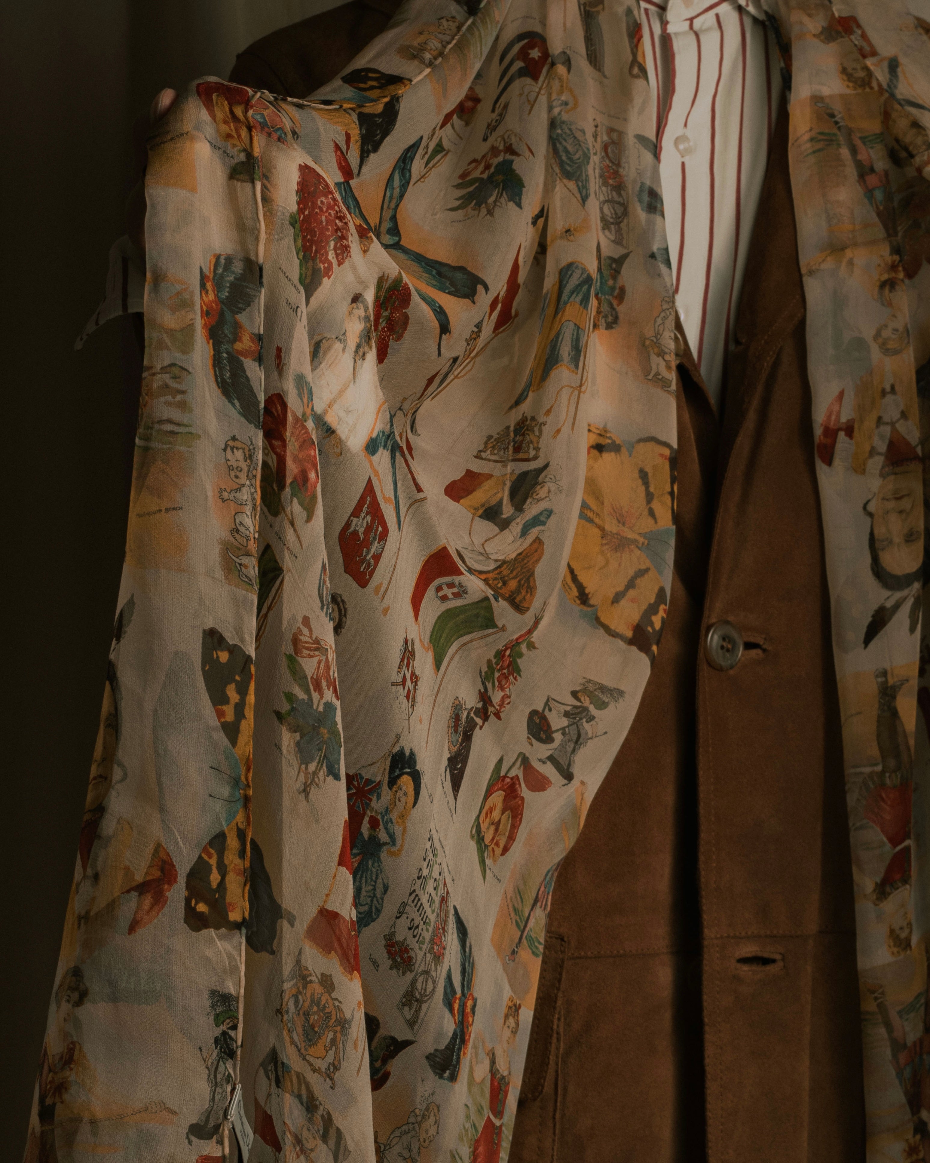 –SPECIAL– "Christian Dior"
00’s historic collage-print silk chiffon large stole