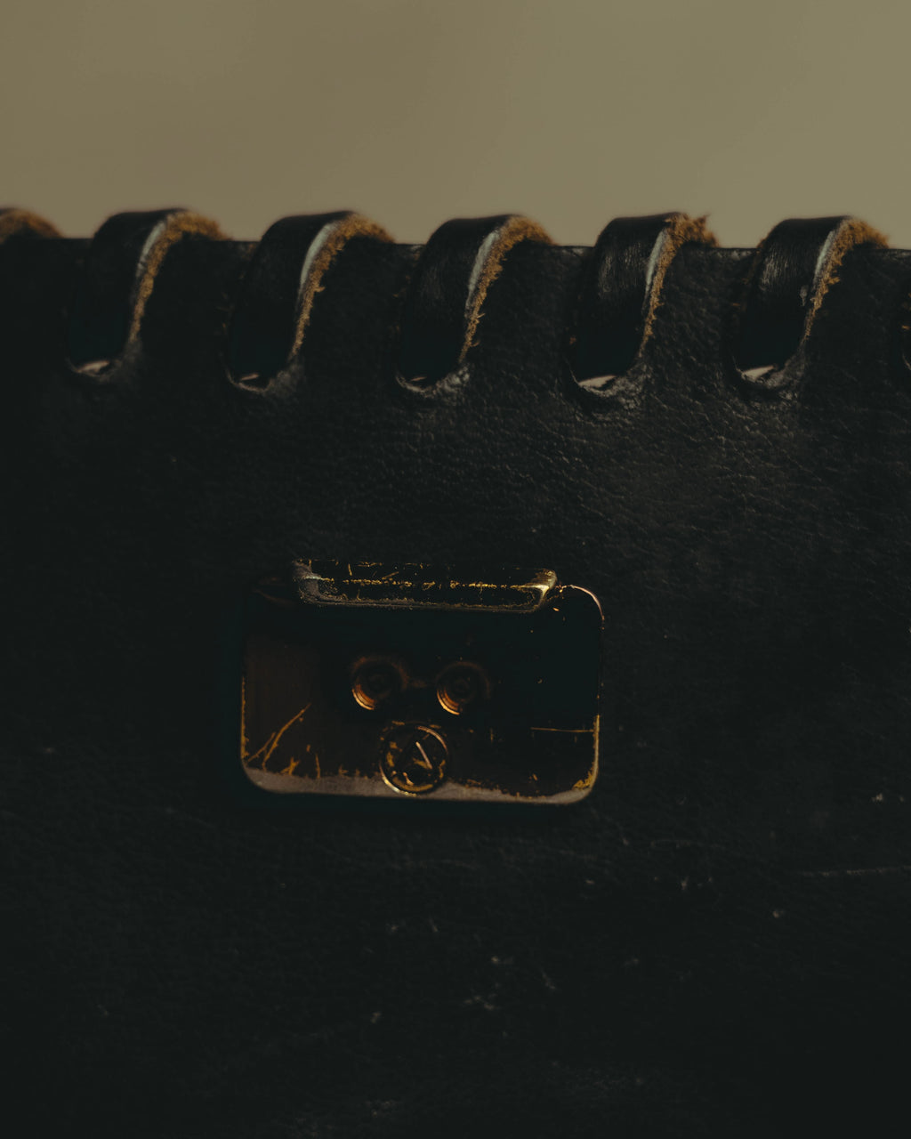 -SPECIAL- “FENDI” 80’s-90’s Coat of arms embossed whipstitched leather handbag