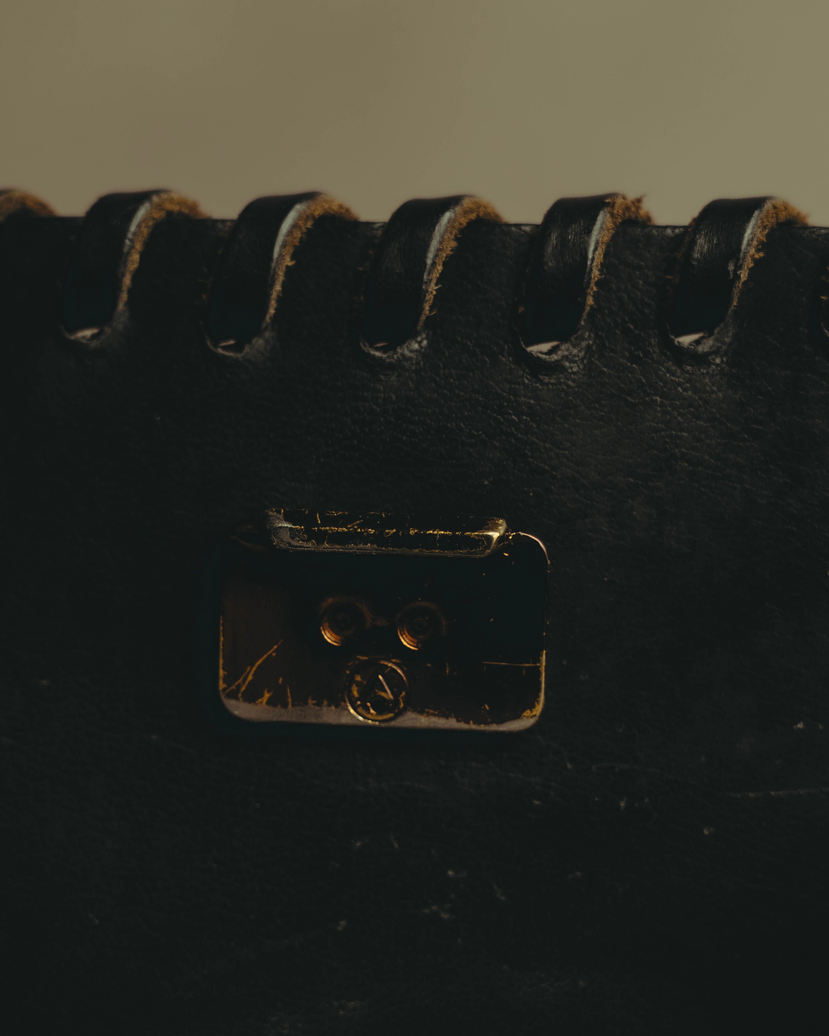 -SPECIAL- “FENDI” 80’s-90’s Coat of arms embossed whipstitched leather handbag