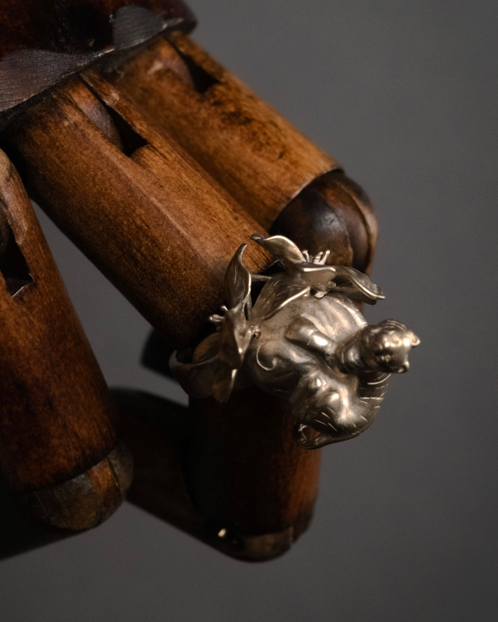 “DIOR” 2010’s Tiger and flower sculptural ring