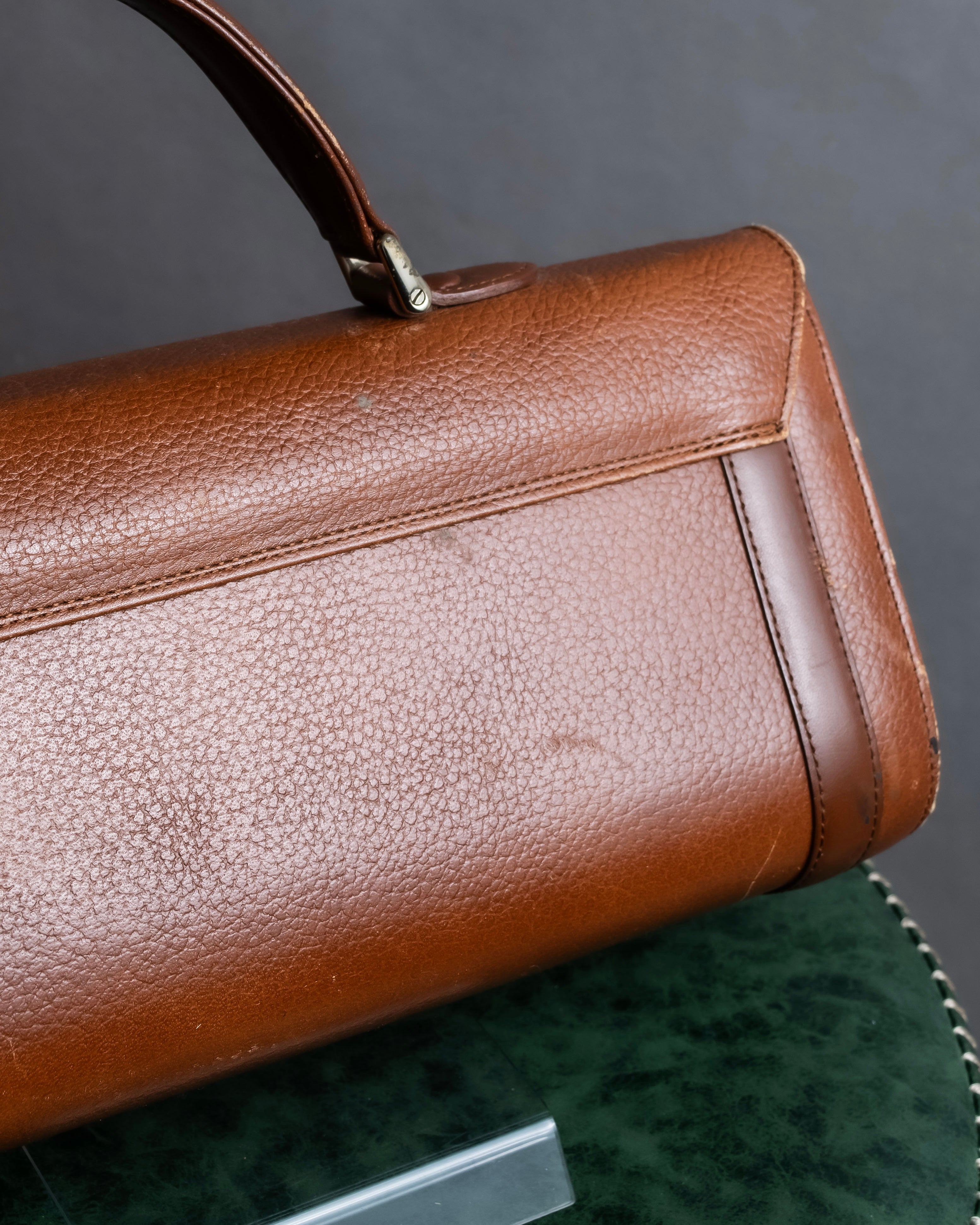 "BURBERRYS" Horizontally shaped brown leather one-handle bag