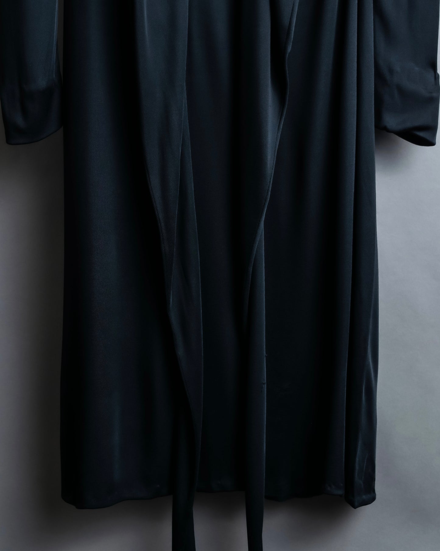 "GUCCI" Front garment attached V-neck dress