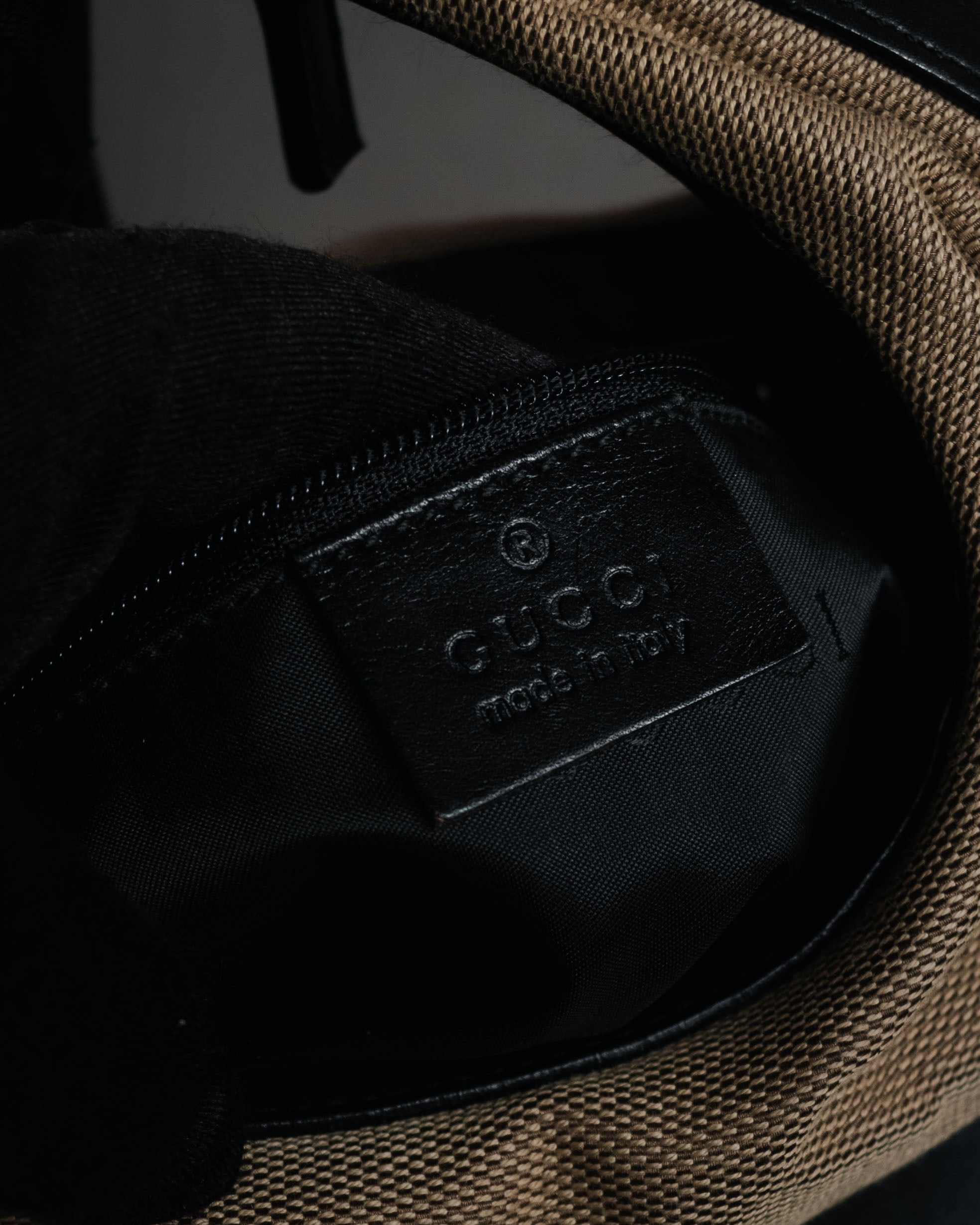 “GUCCI” 90’s-00’s Utility chic canvas shoulder bag with twin pockets