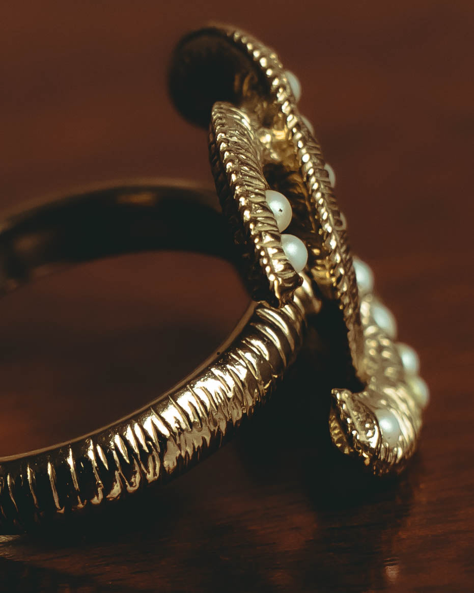 –SPECIAL– "CHANEL" Sculptural pearl double c costume ring