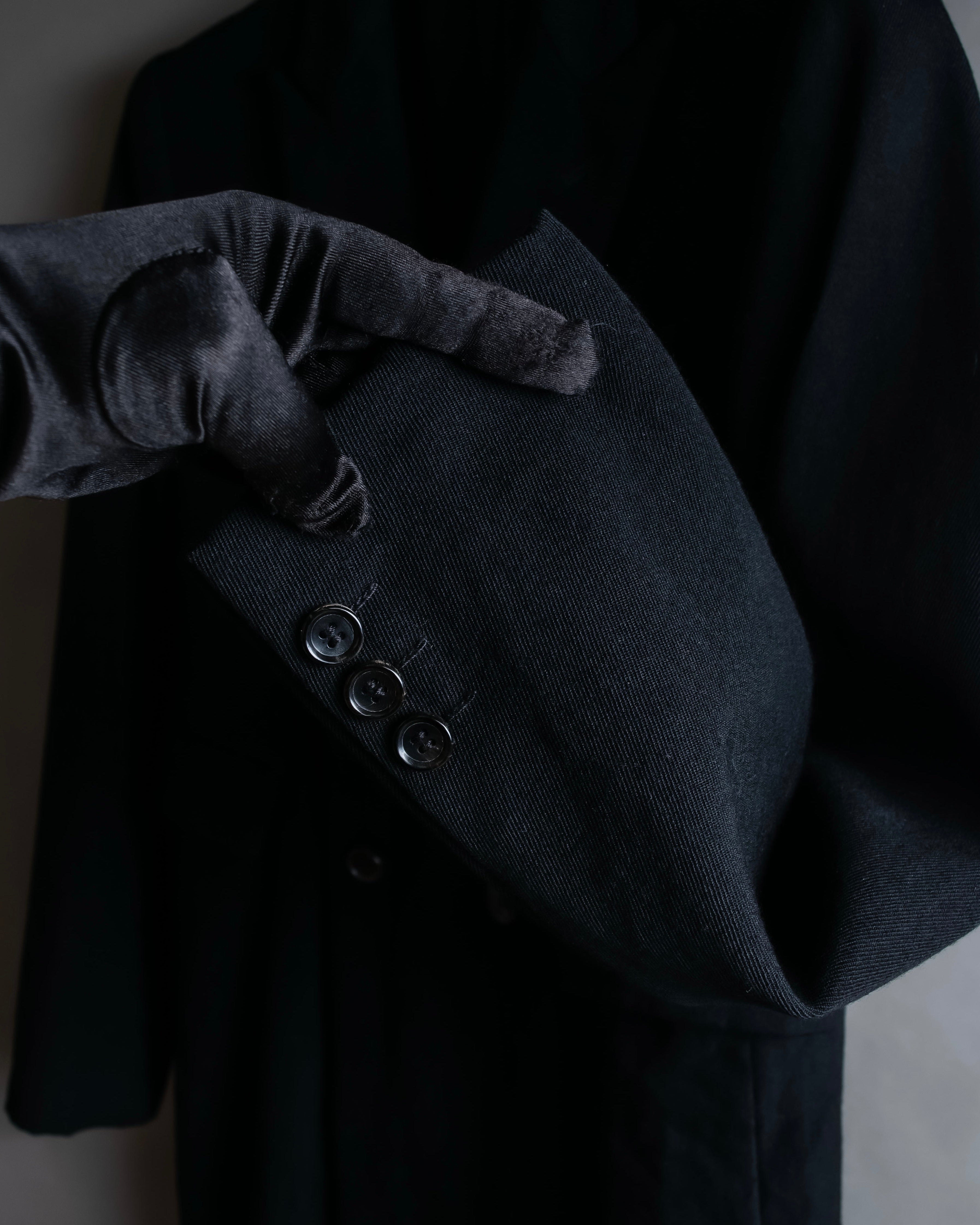 "COMME des GARCONS" Peaked lapel double-breasted long tailored jacket