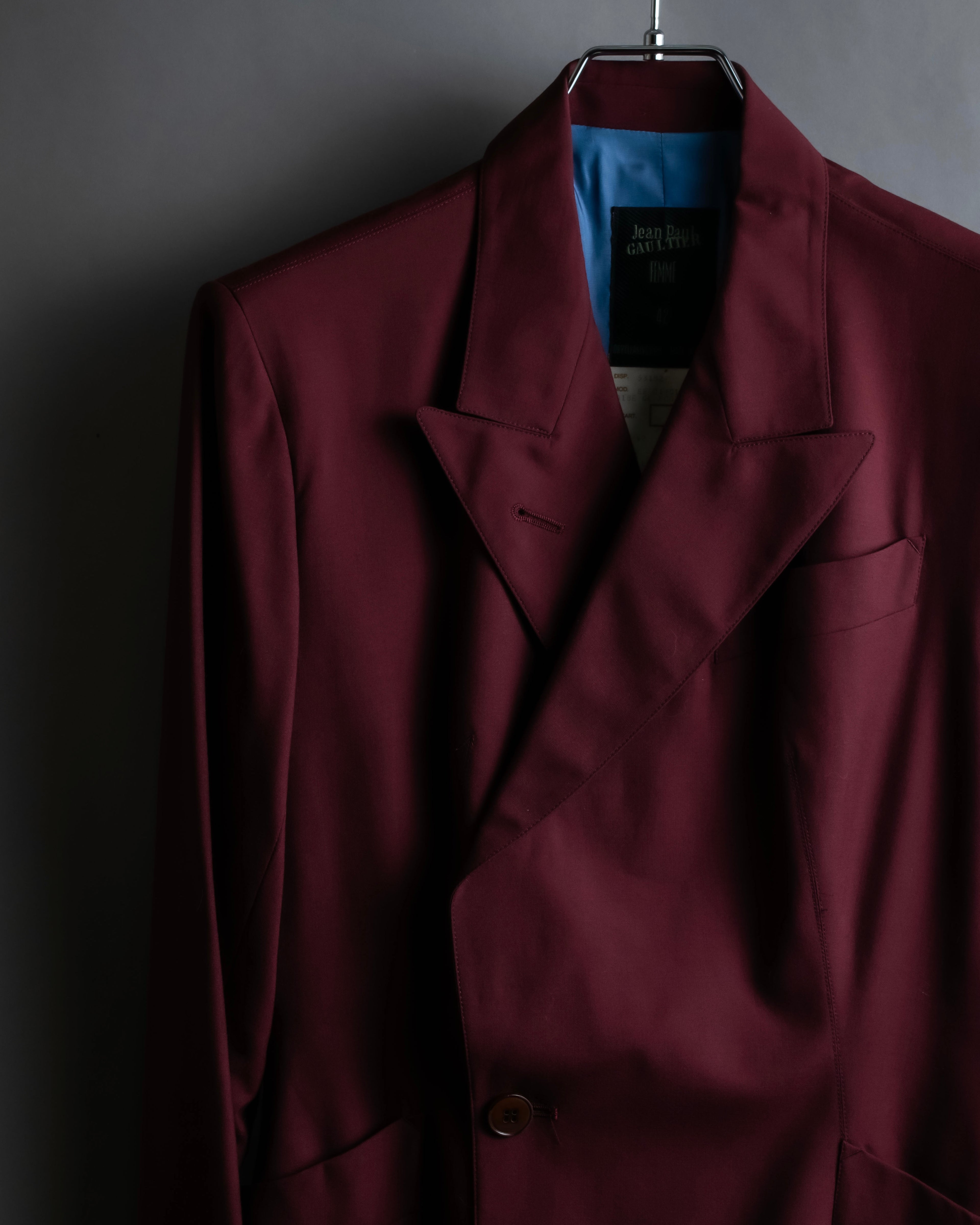 "JEAN PAUL GAULTIER FEMME"
Bordeaux color peaked lapel wool tailored jacket
