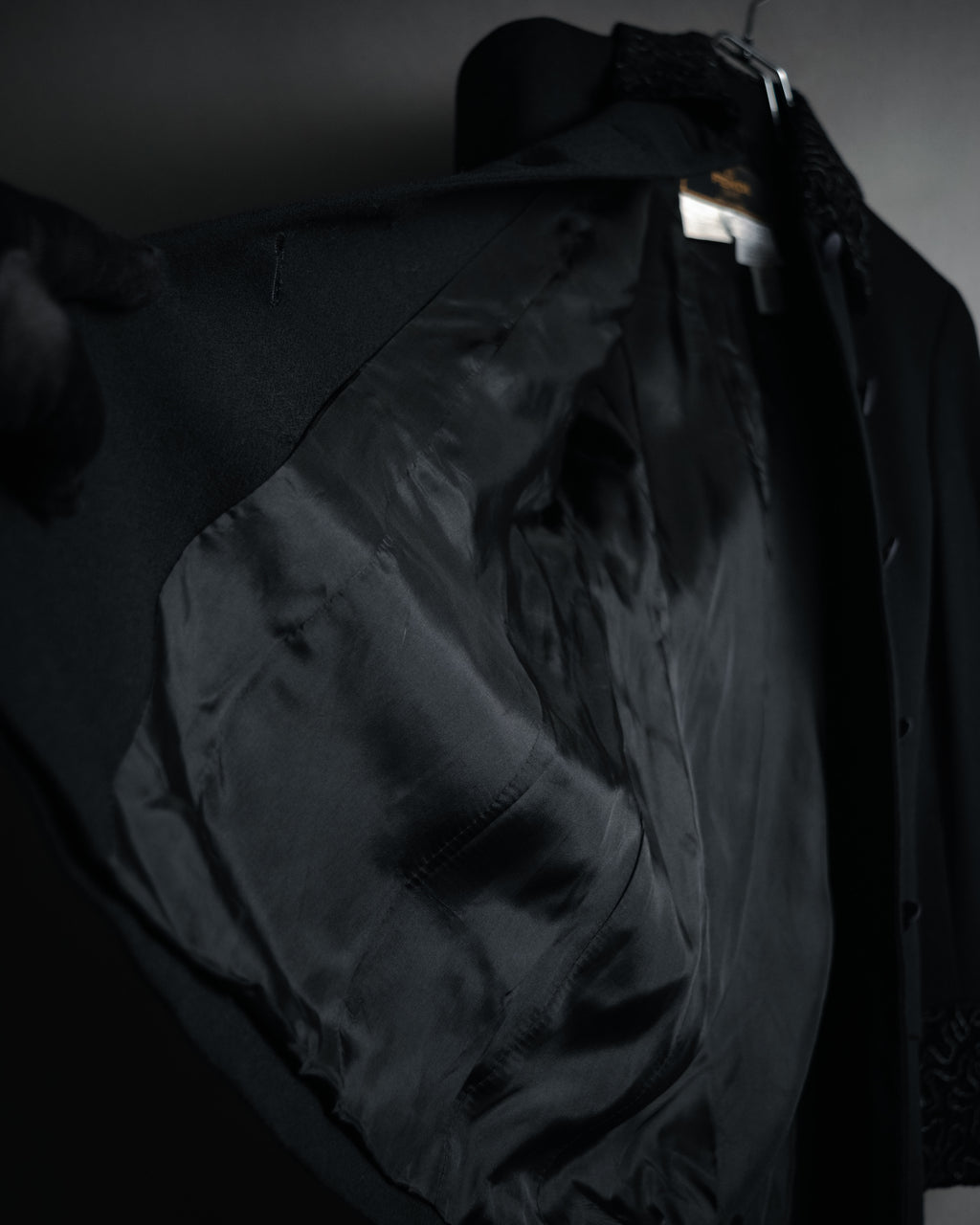 –SPECIAL– “FENDI” 90’s Embroidered collar long tailored jacket