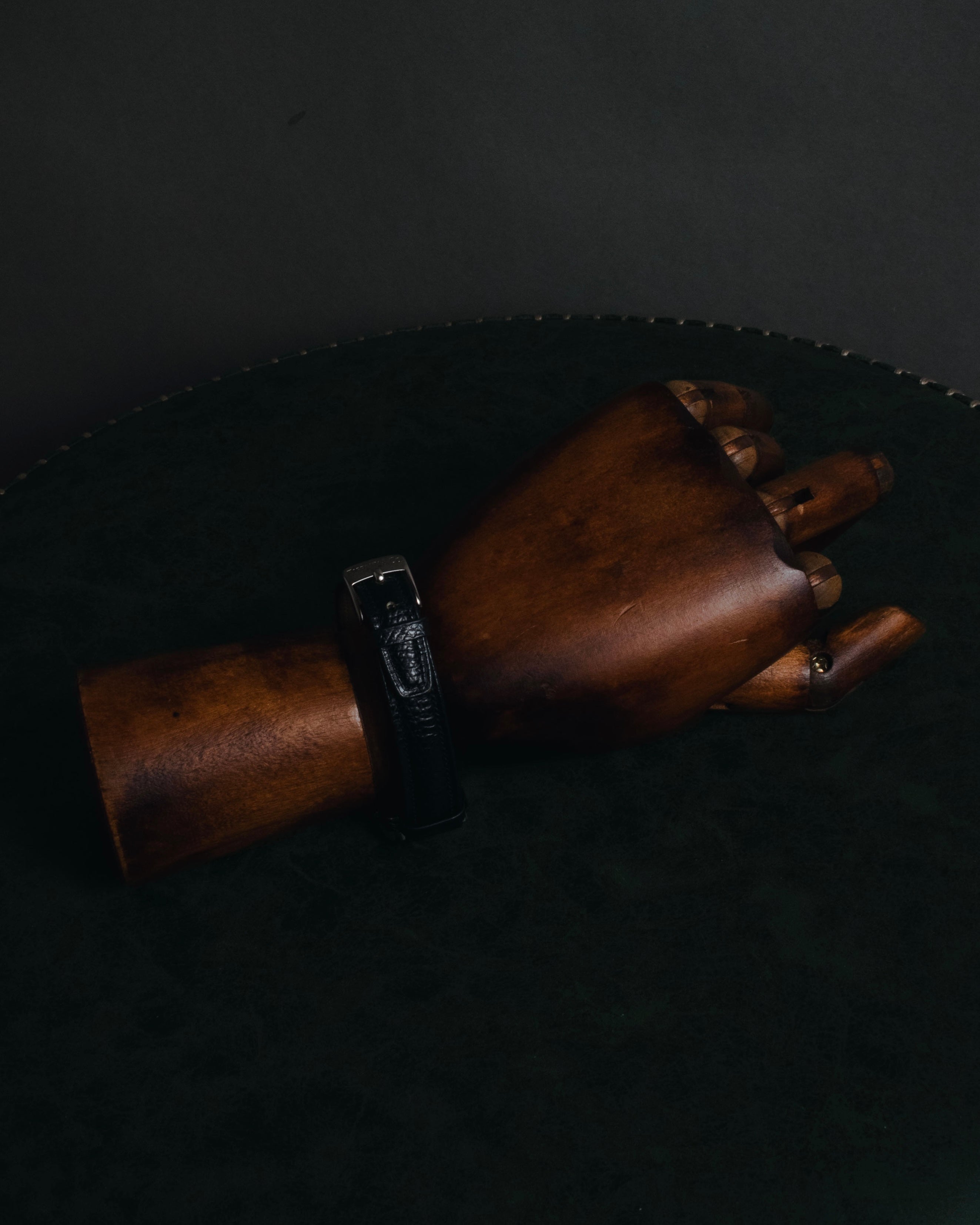 Tiffany & Co. ブラックレザー ストラップ