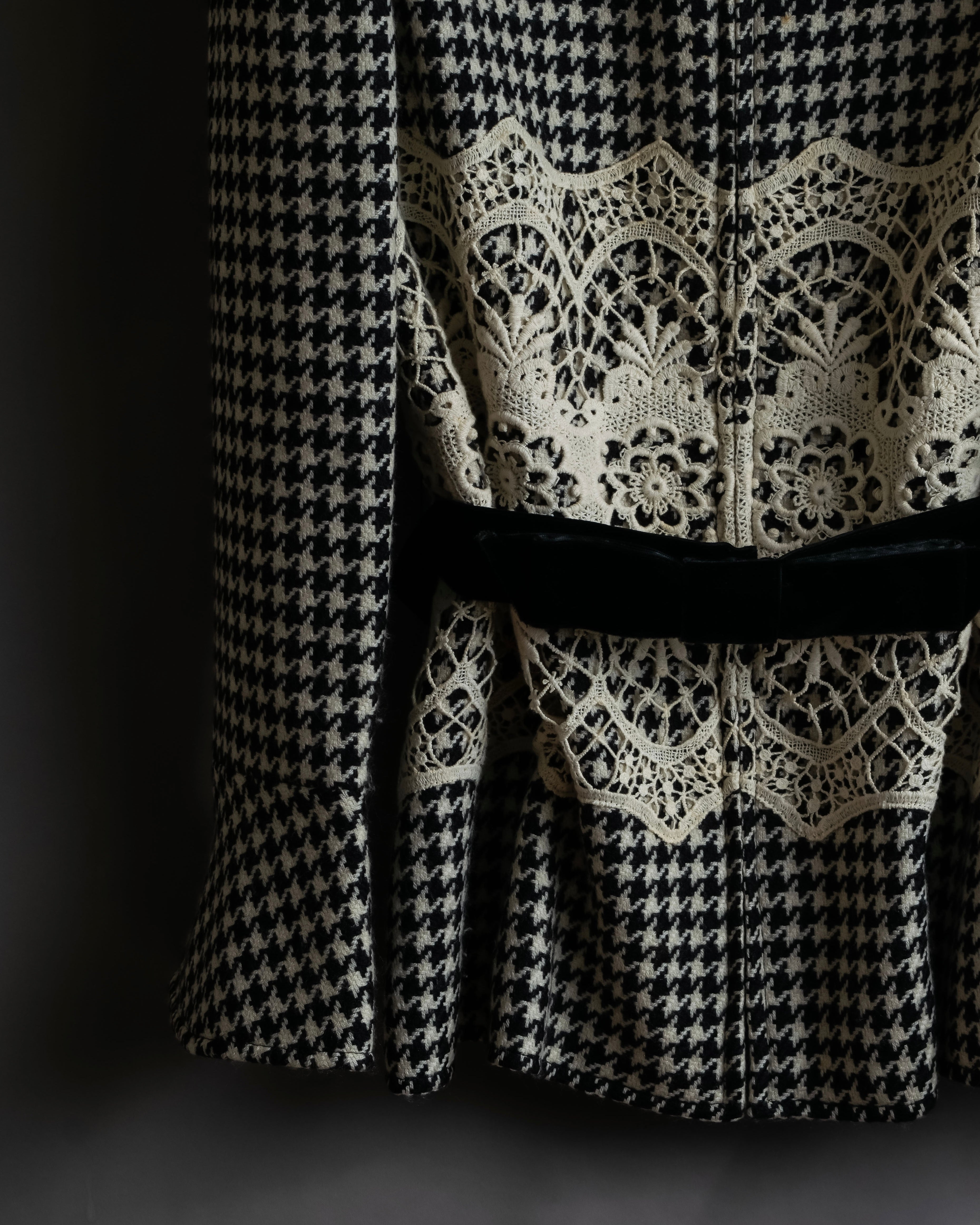 "Valentino Garavani" Houndstooth pattern lace velvet design set up