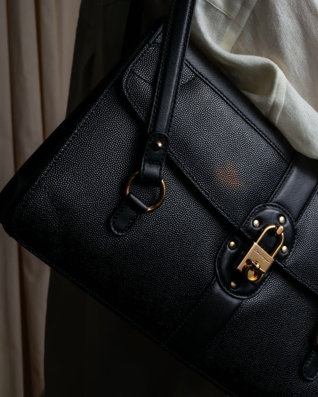 "Salvatore Ferragamo" Key-shaped Gancini motif design leather bag