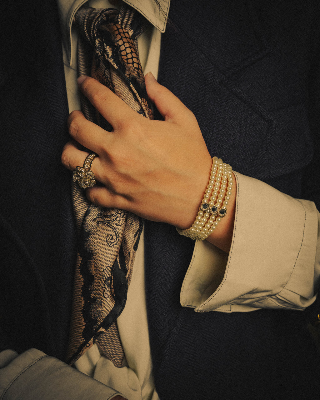 –SPECIAL– “Christian Dior” 2018-2025 Four-strand faux pearl bracelet with sculptural oval accents