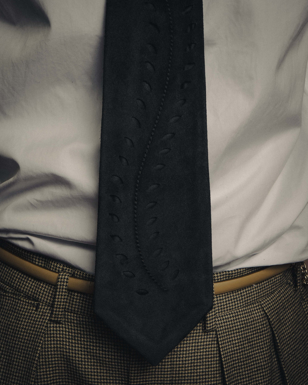 -SPECIAL- “HERMÈS” 2008-18 Suede cutwork leather tie