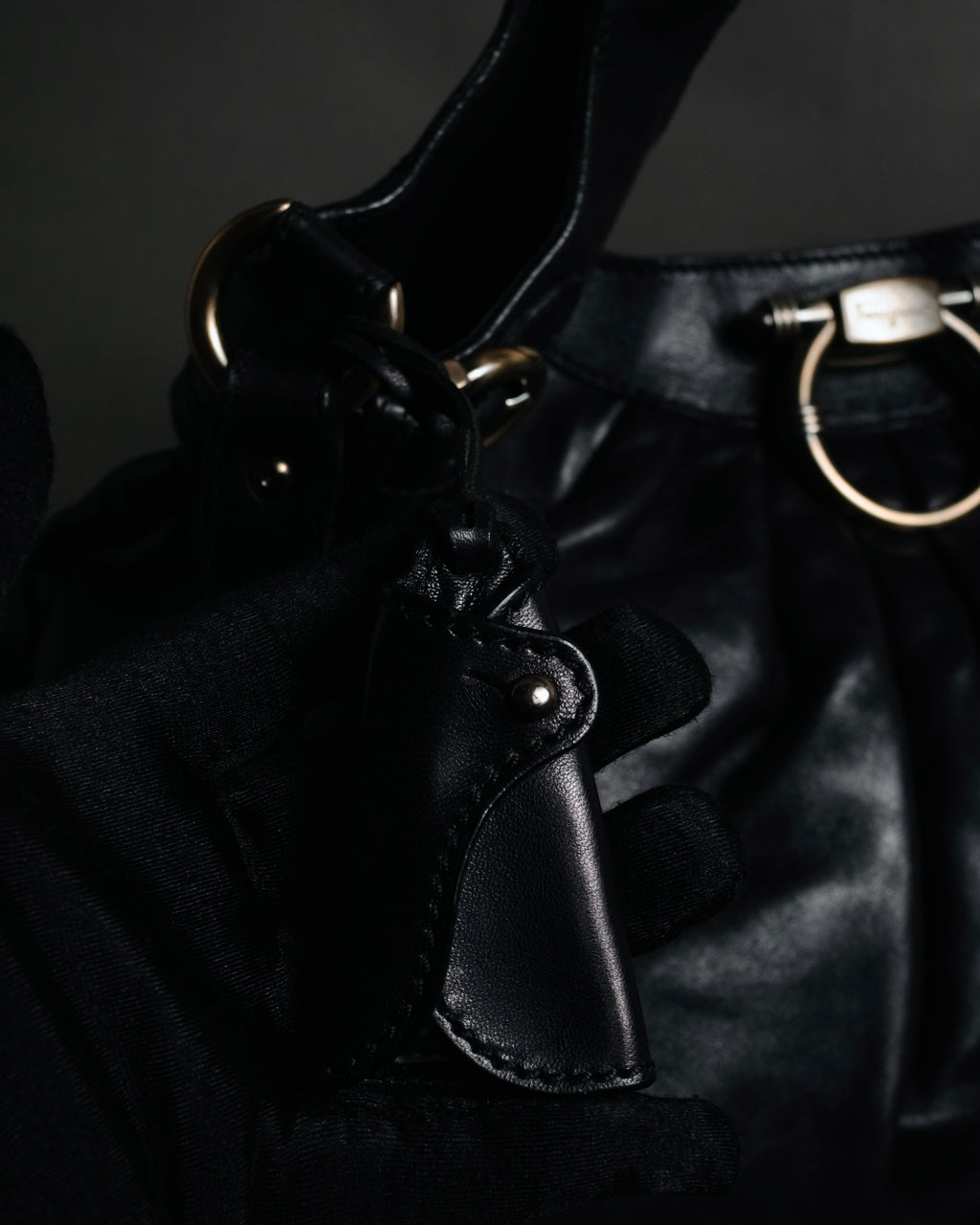 –SPECIAL– "Salvatore Ferragamo"
00’s Gancini ring-gathered nappa 2way bag
