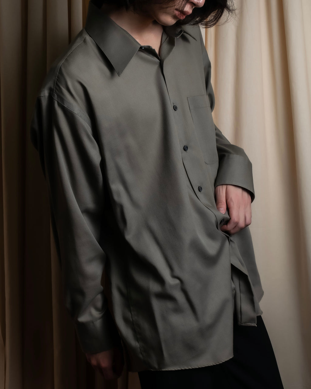 "YVES SAINT LAURENT for men"
Grayish khaki color oversized shirt