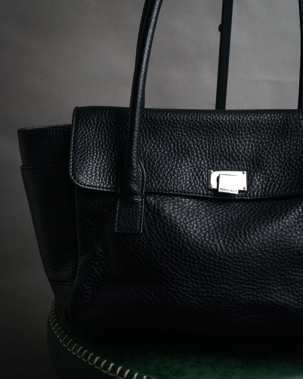 “TIFFANY & CO.” 2010’s Grained leather chain shoulder bag